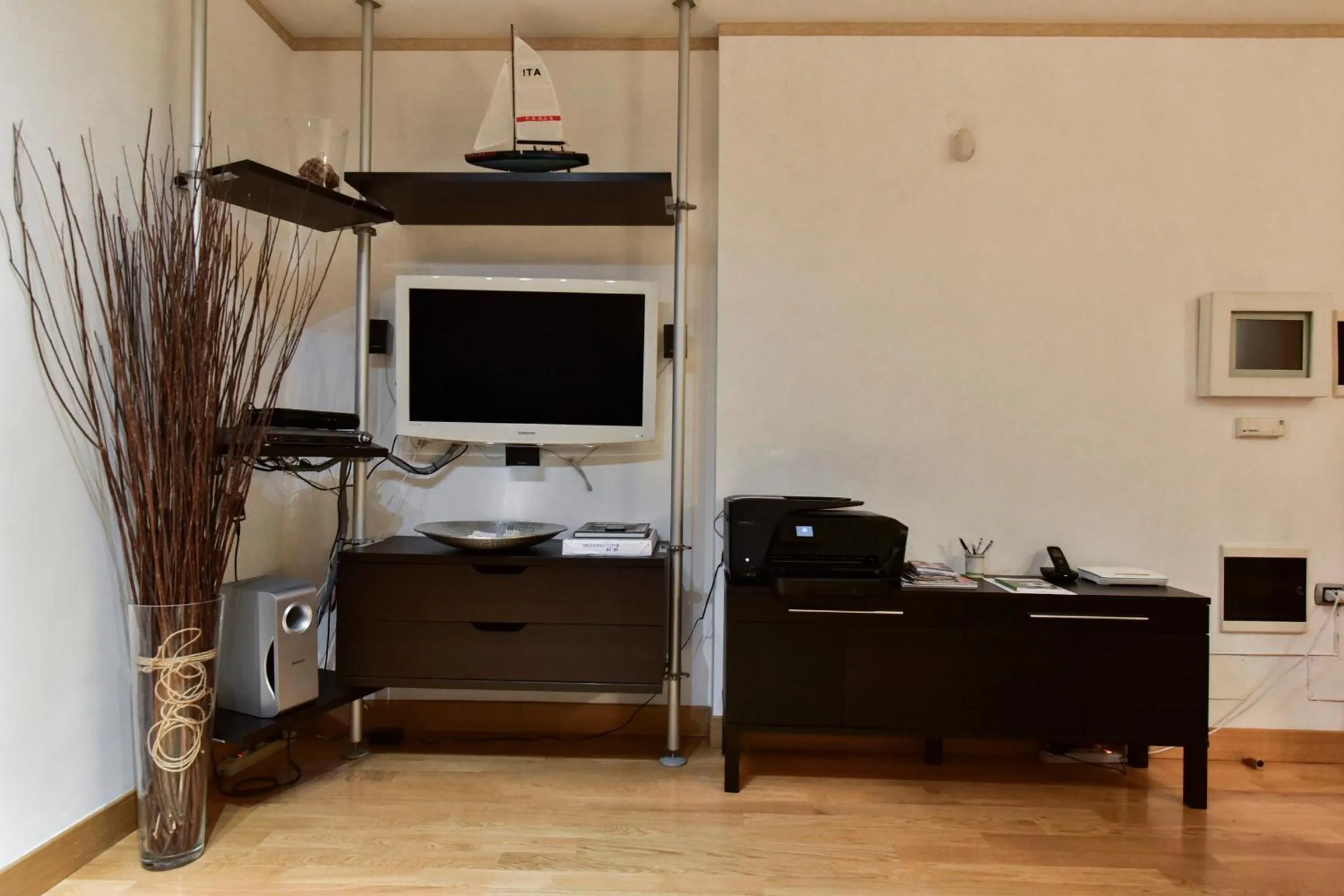 TV and multimedia, Bed in Home Sorbara "Luxury Home"