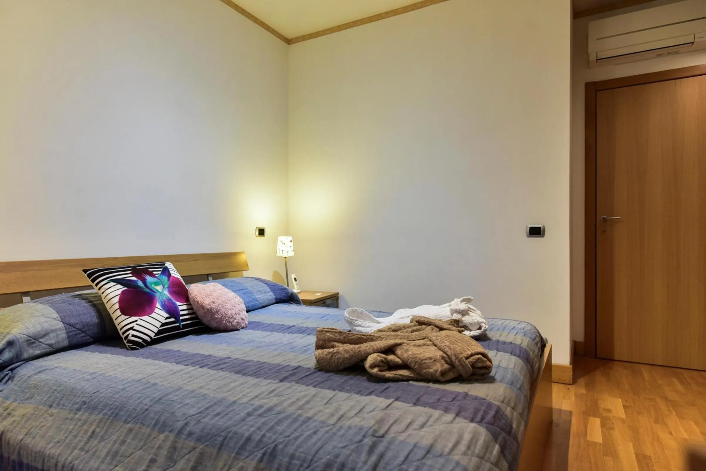 Bed in Home Sorbara "Luxury Home"