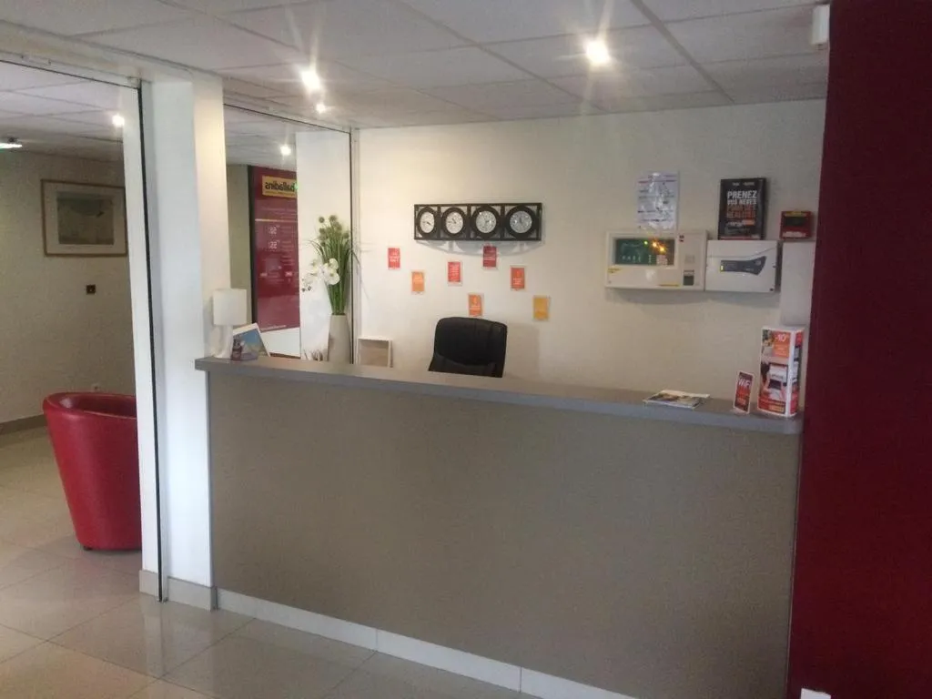 Lobby or reception in initial by balladins Saint-Quentin / Gauchy