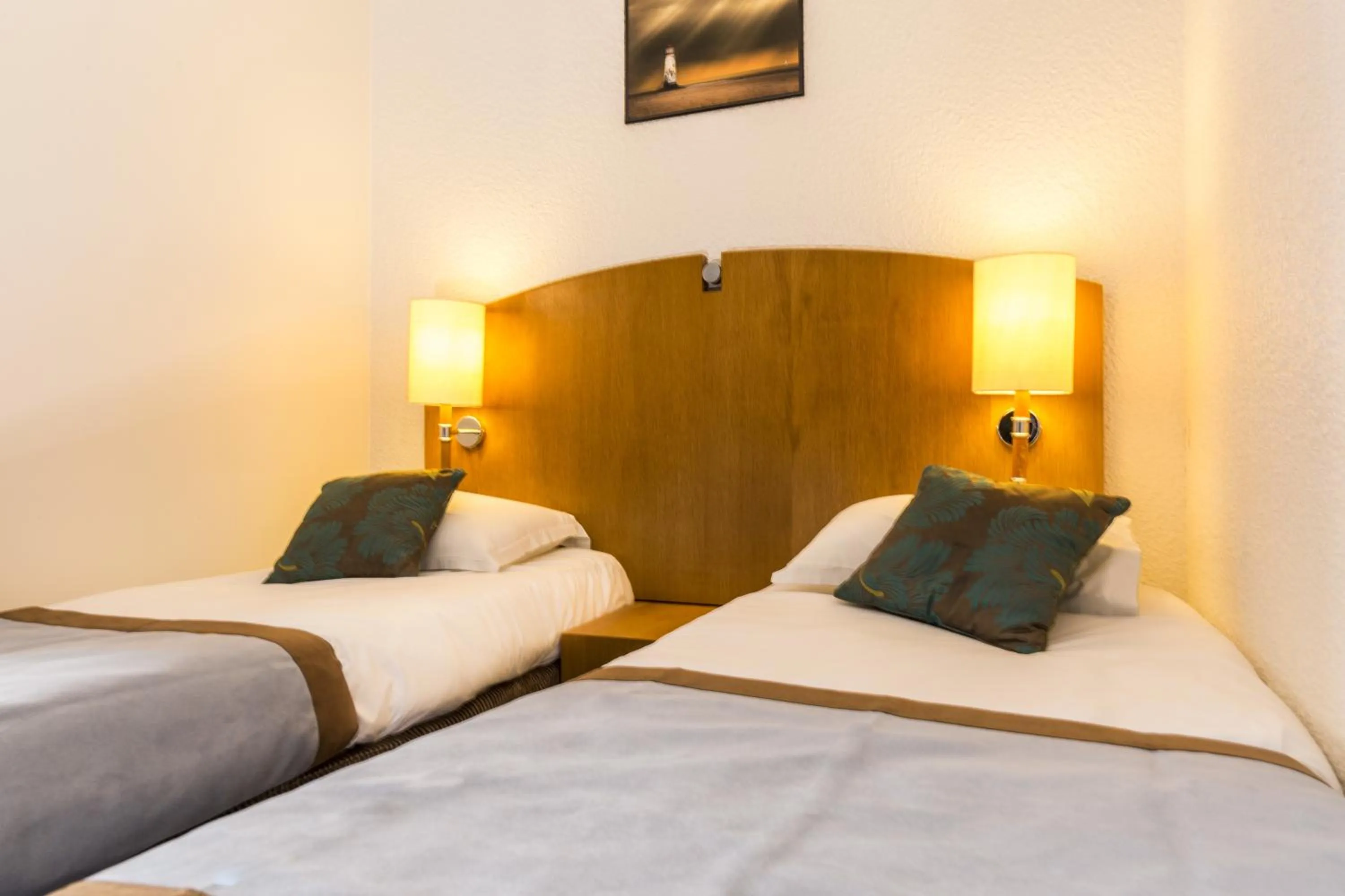 Bed in initial by balladins Saint-Quentin / Gauchy