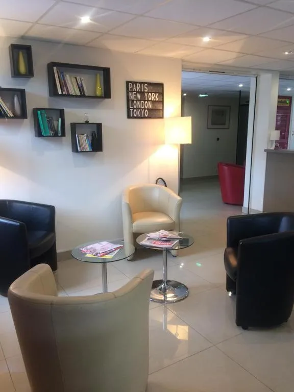 Lobby or reception in initial by balladins Saint-Quentin / Gauchy