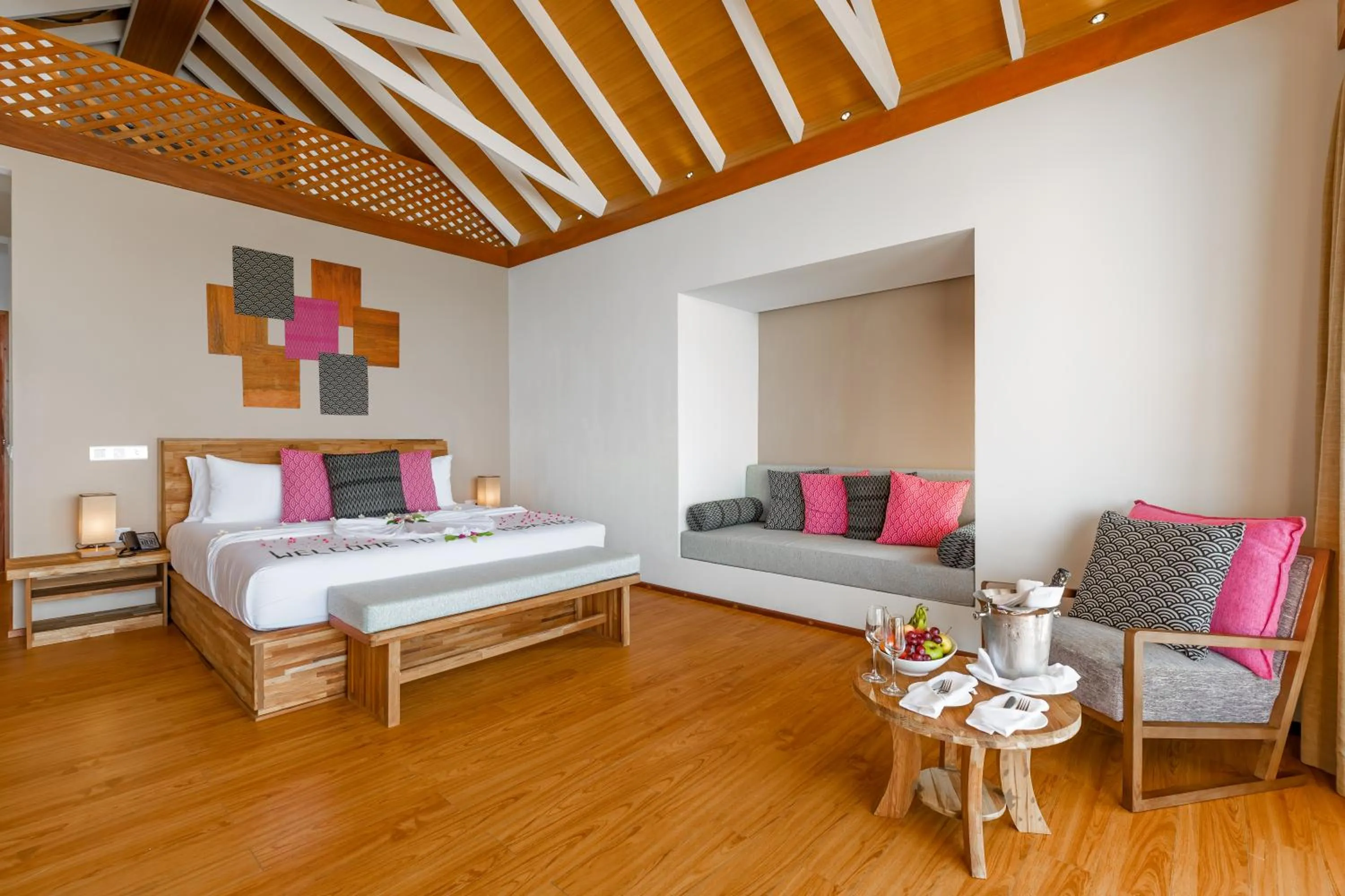 Bed in Kudafushi Resort & Spa