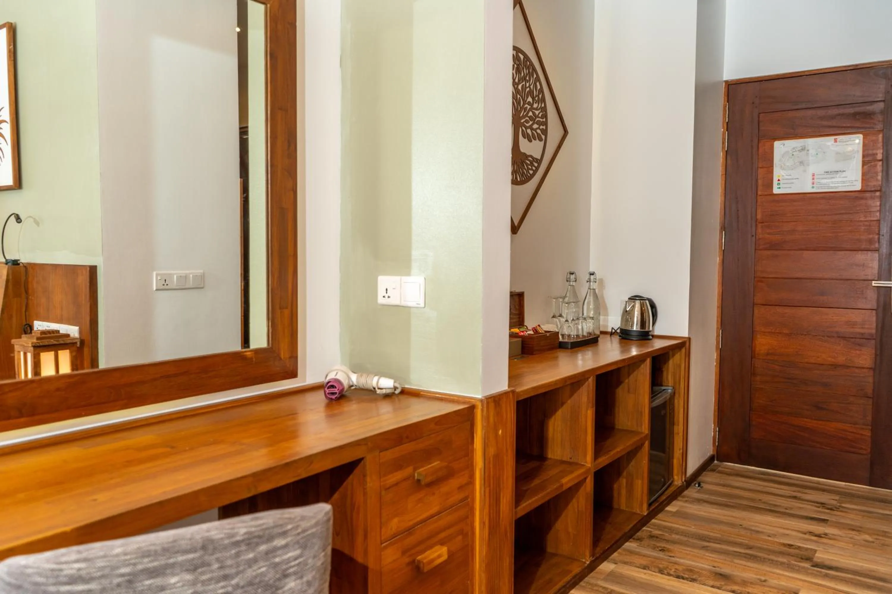 wardrobe in Kudafushi Resort & Spa