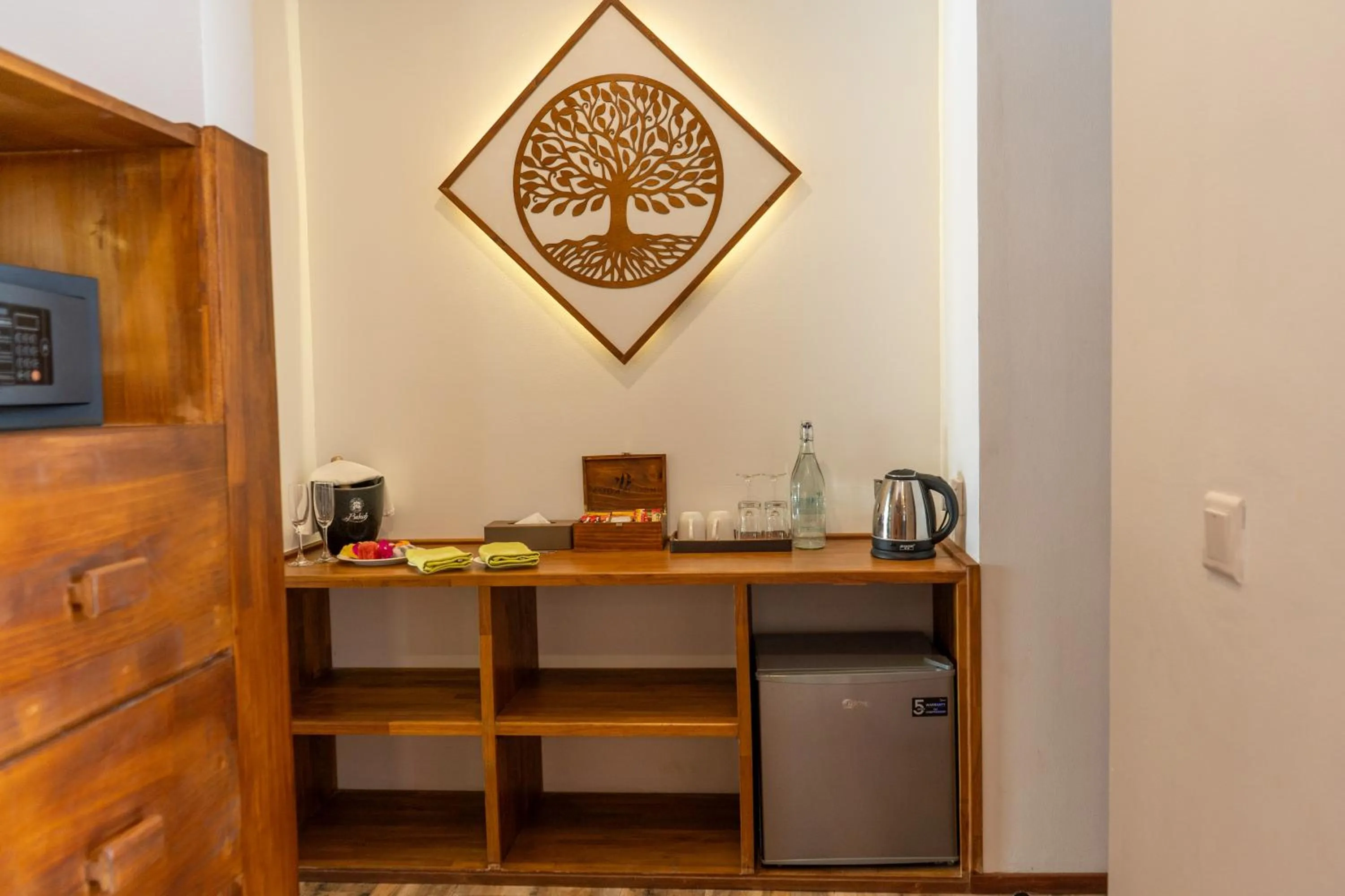 Coffee/tea facilities in Kudafushi Resort & Spa