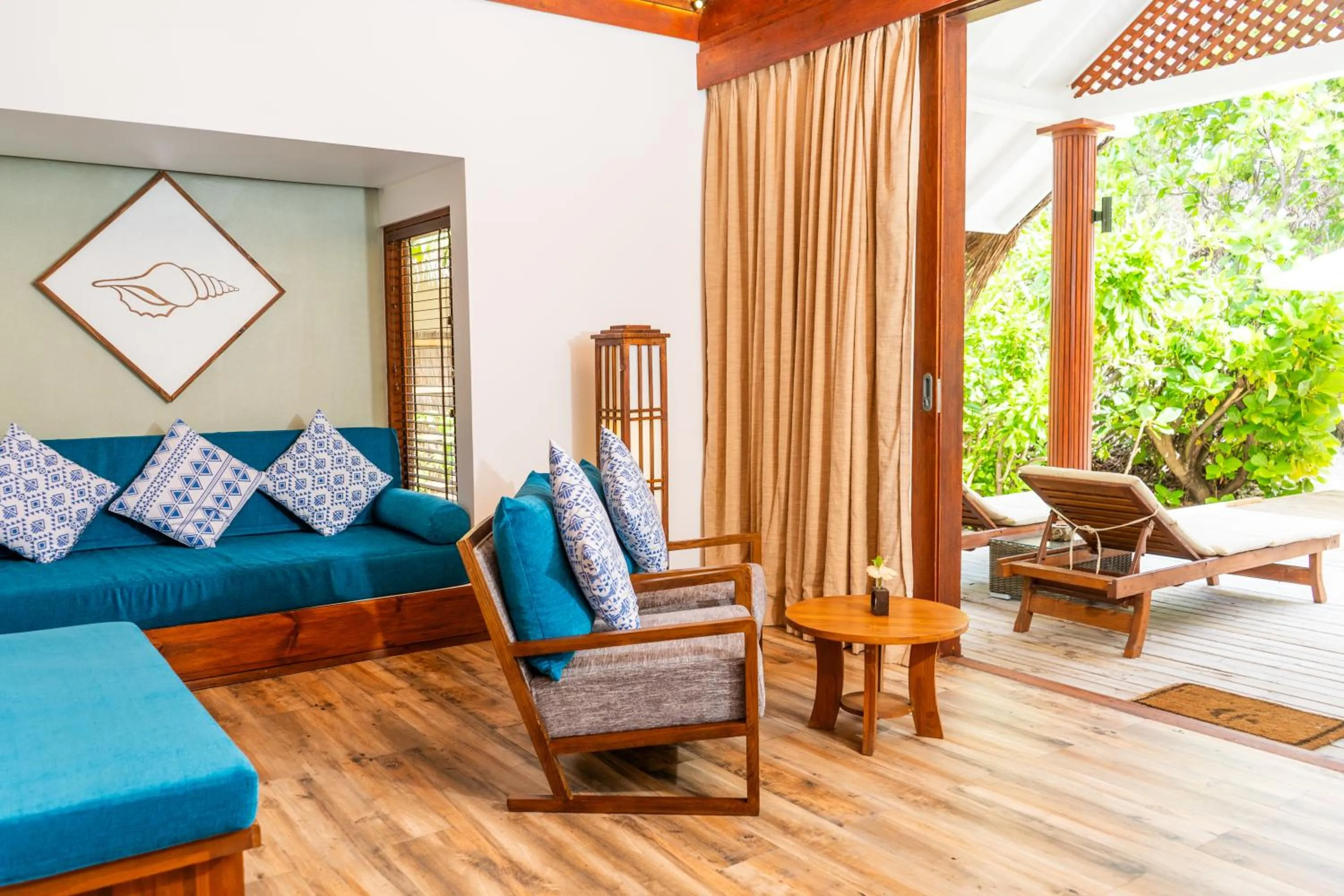 Seating area in Kudafushi Resort & Spa