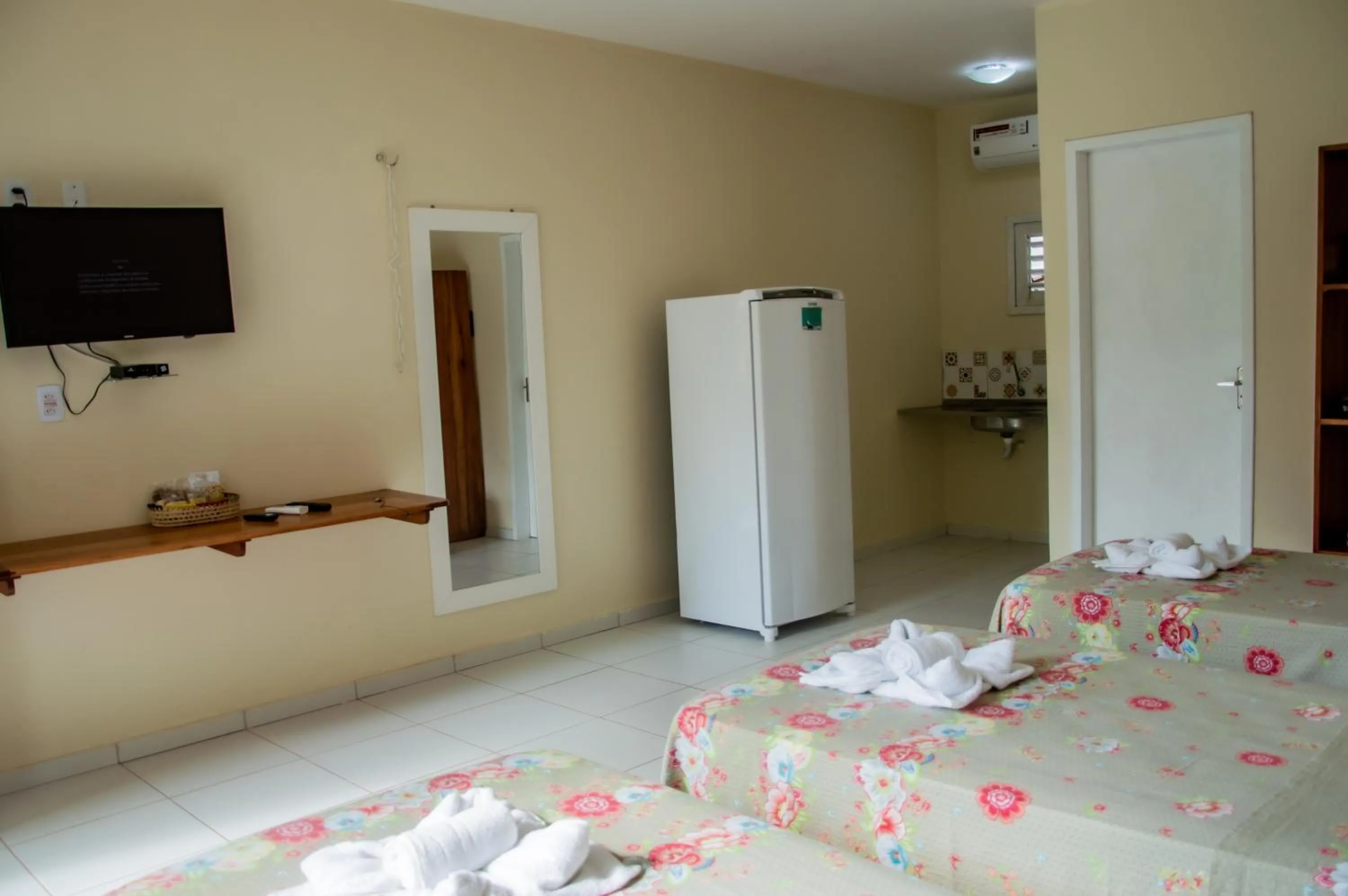 Bedroom, Bed in Pousada Angelica