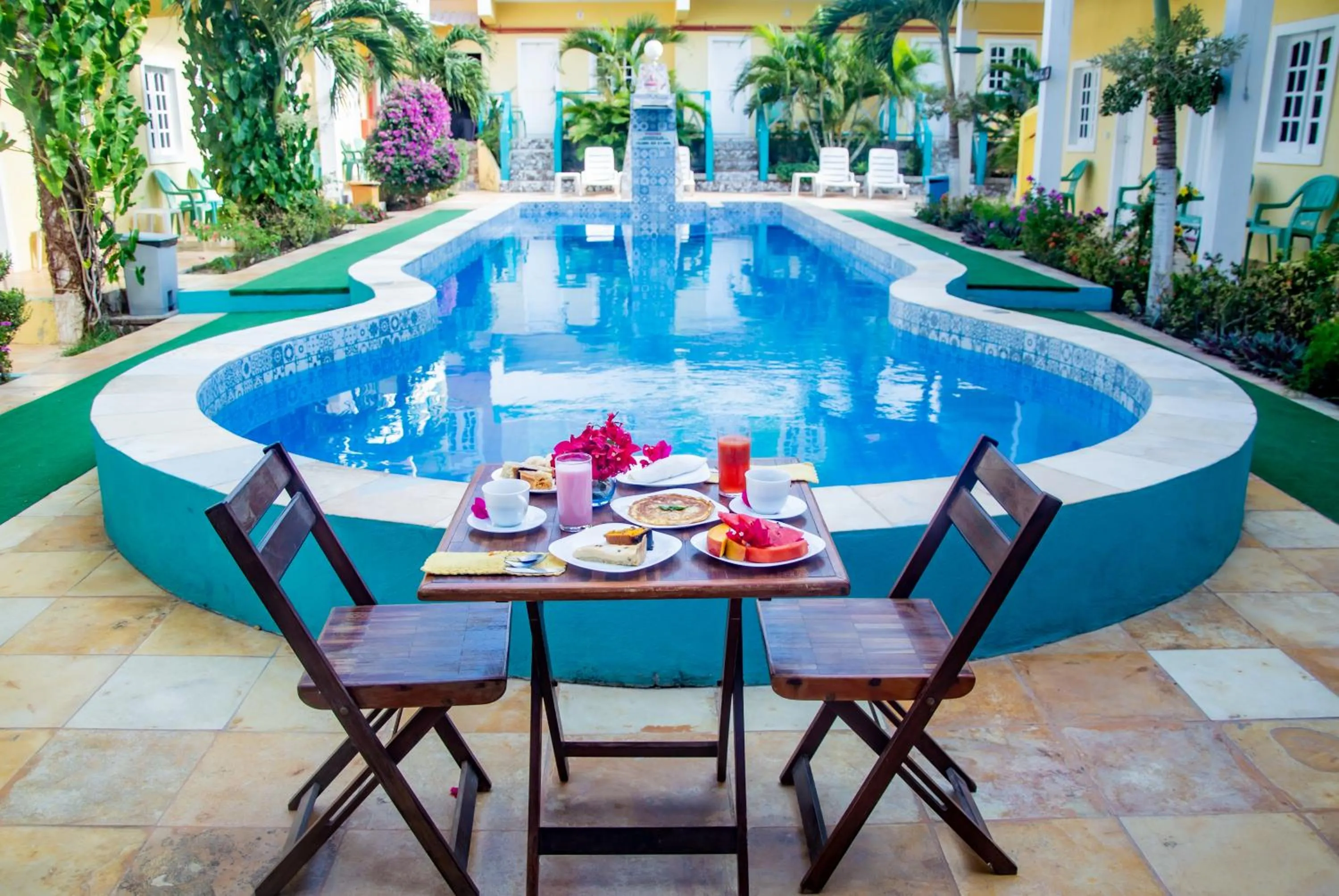 Swimming pool in Pousada Angelica