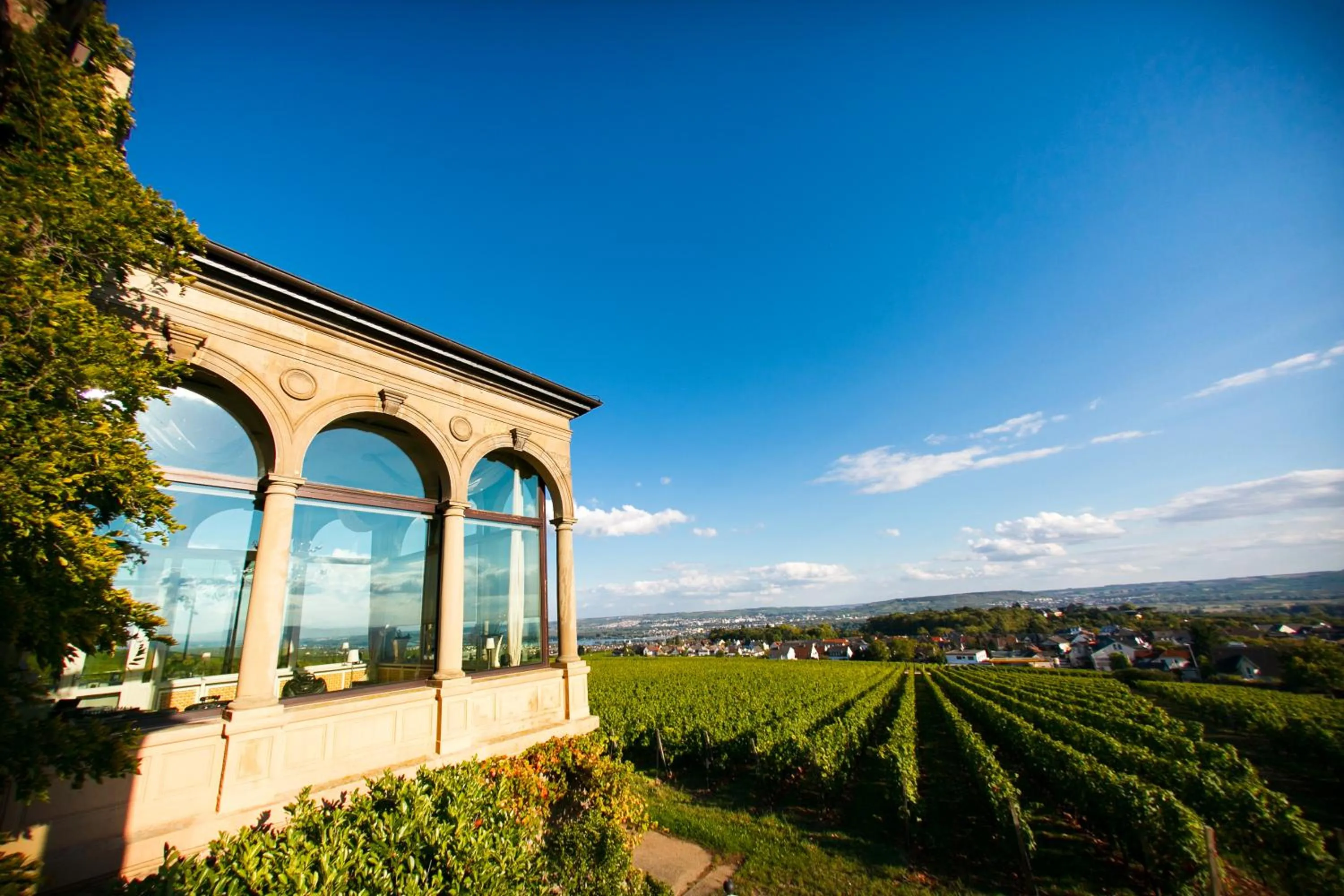 Property building in Burg & Gästehaus by Schwarzenstein
