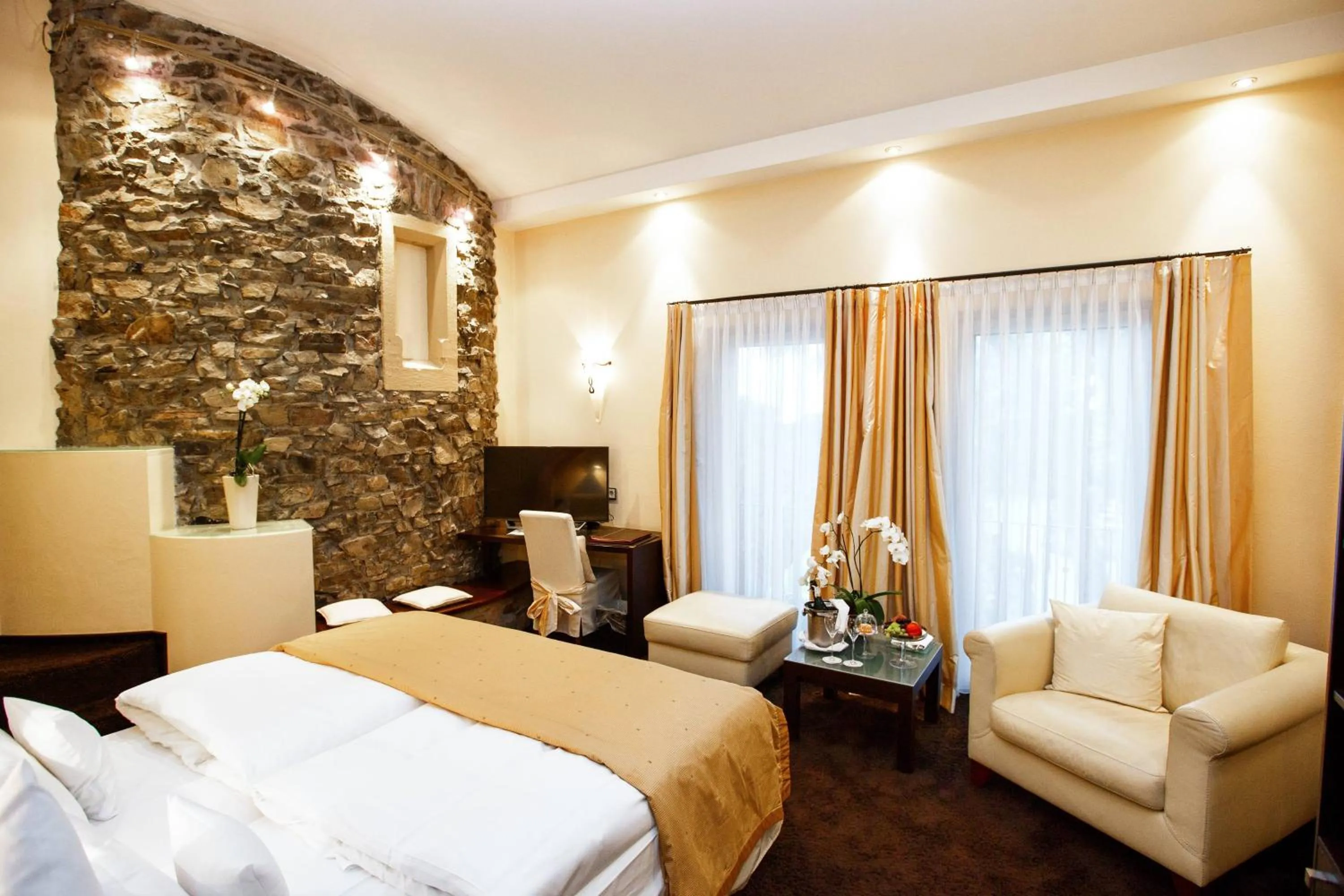 Photo of the whole room, Bed in Burg & Gästehaus by Schwarzenstein