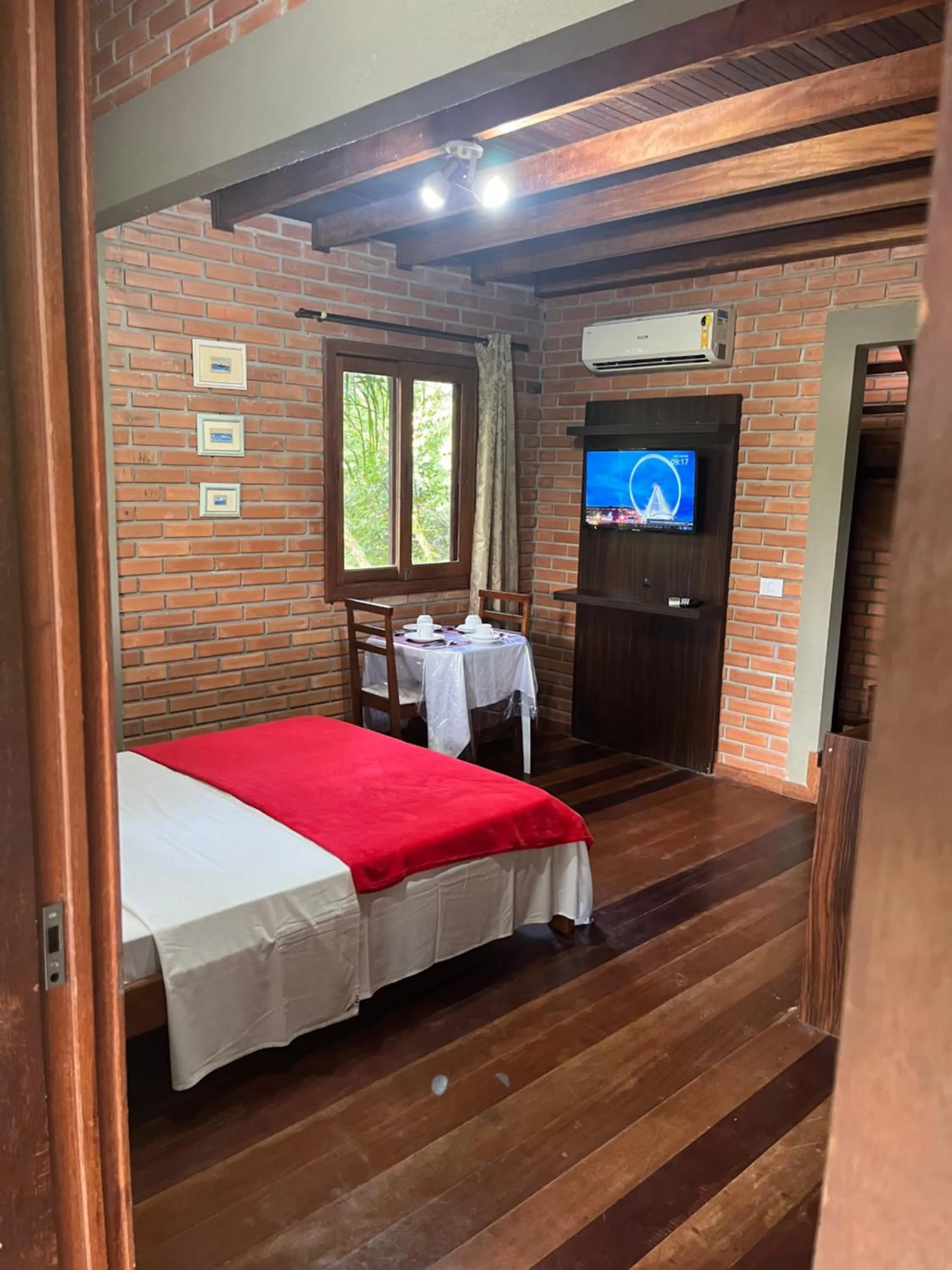 Photo of the whole room, Bed in Pousada Nosso Bosque