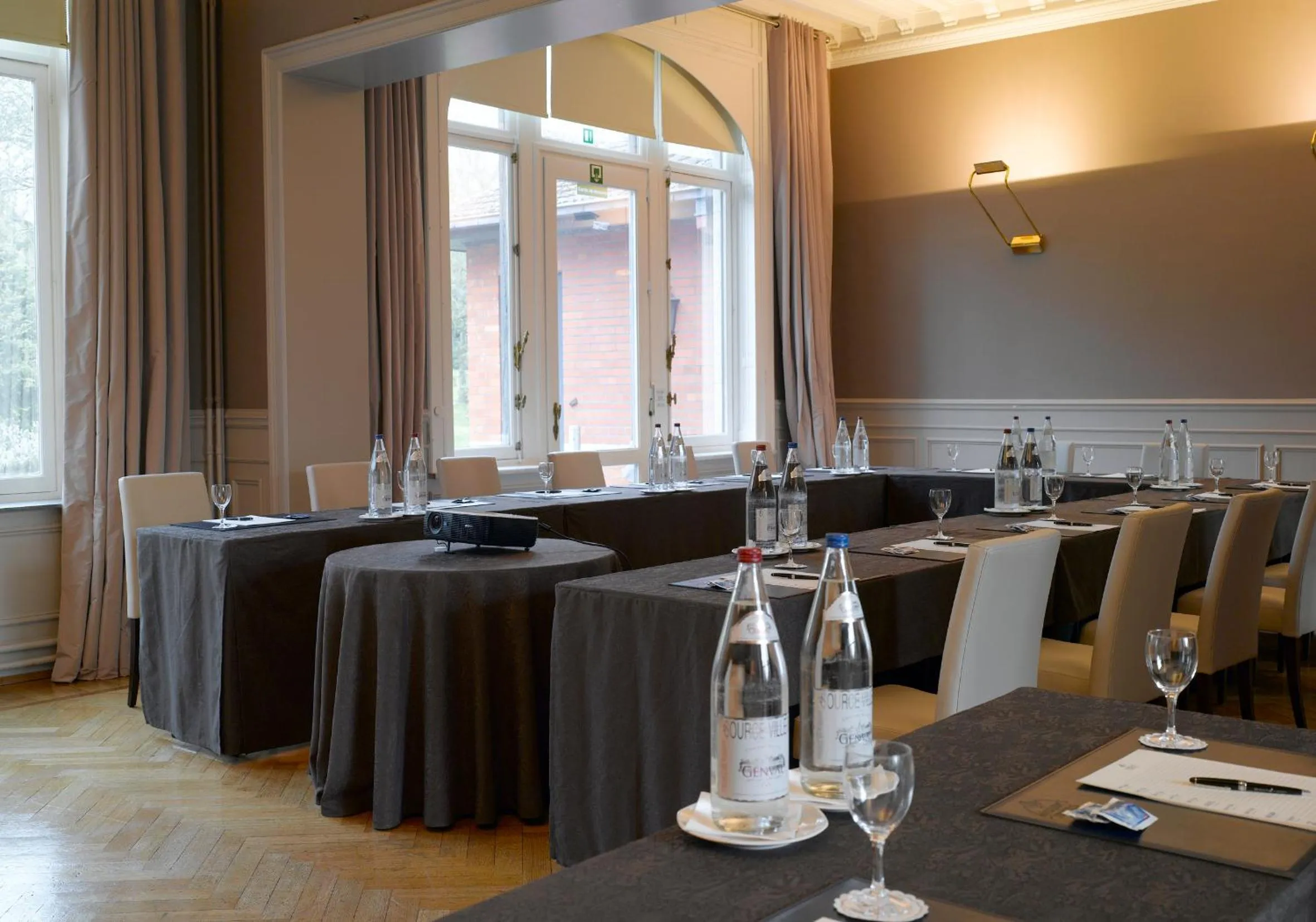 Business facilities in Martin's Manoir