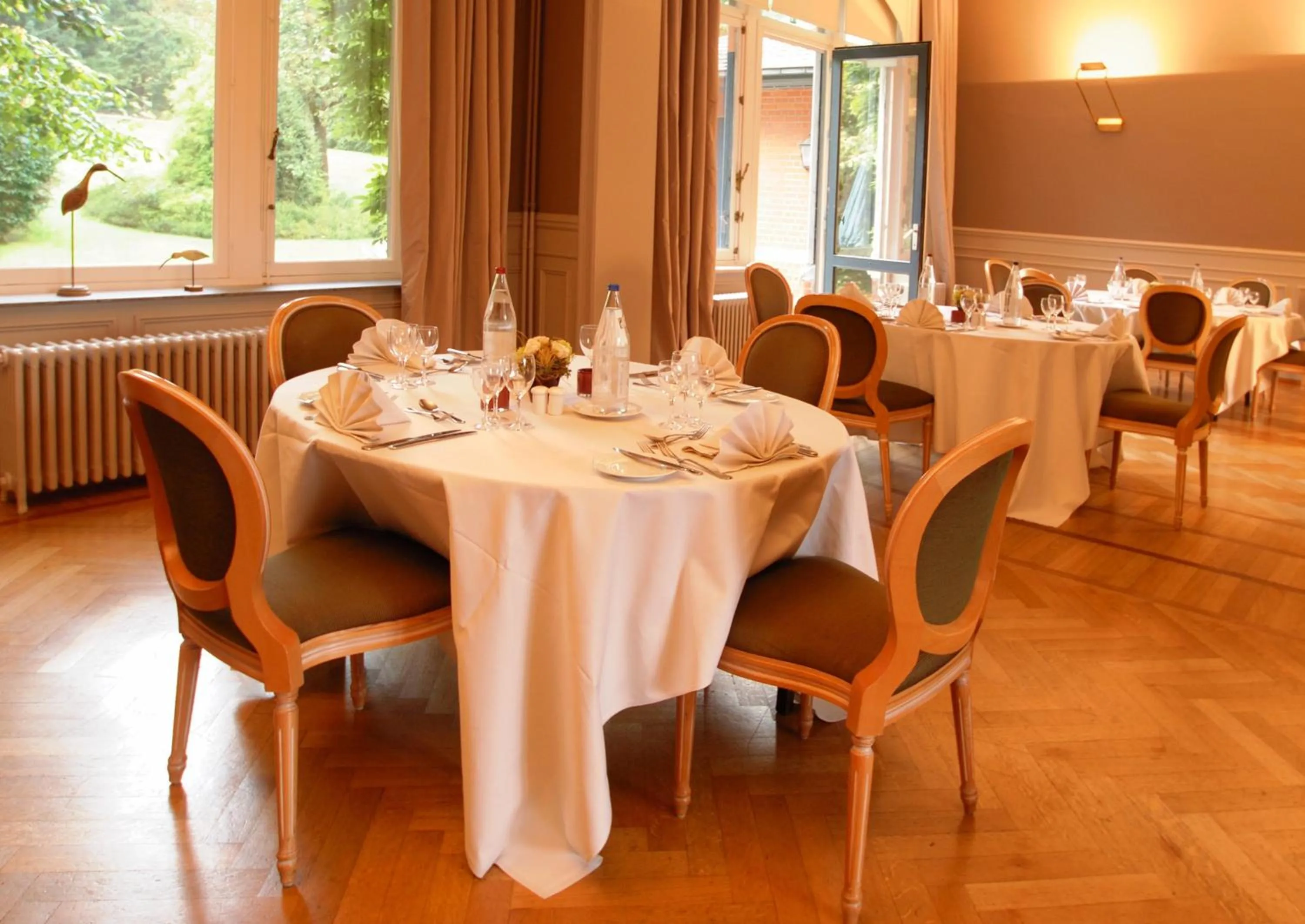 Restaurant/places to eat in Martin's Manoir