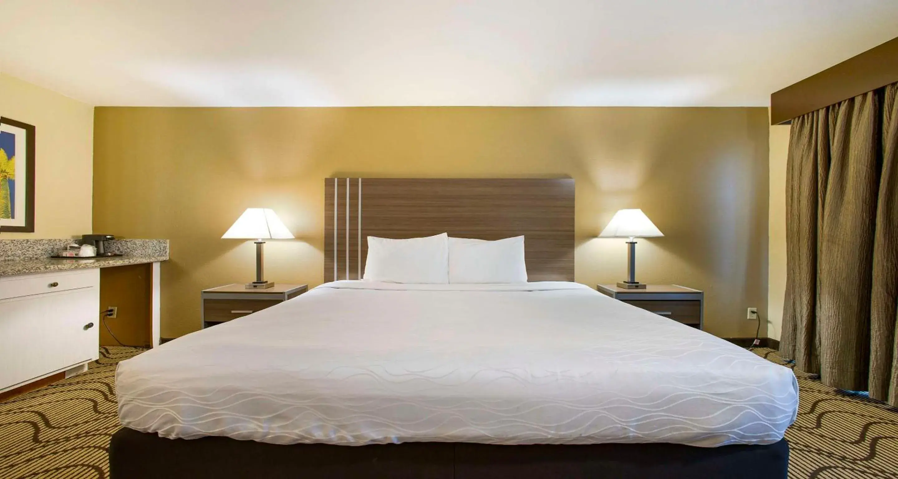 King Room in SureStay Plus Hotel by Best Western Sacramento North King Room in SureStay Plus Hotel by Best Western Sacramento North