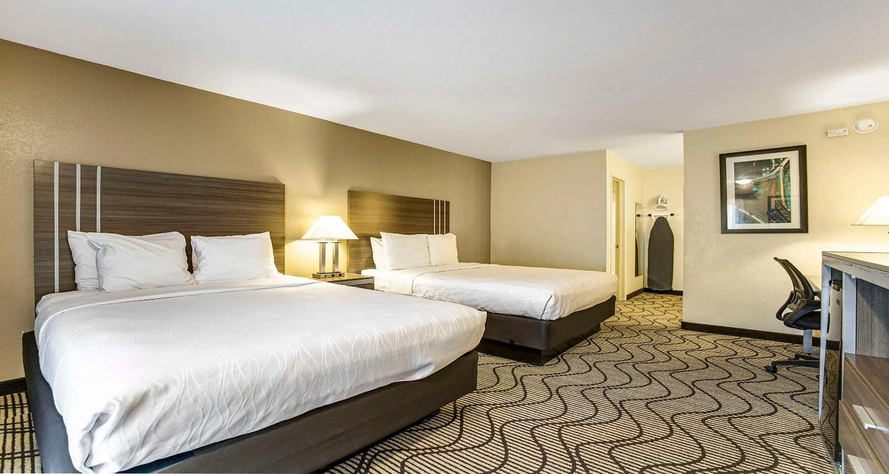 Bedroom, Bed in SureStay Plus Hotel by Best Western Sacramento North