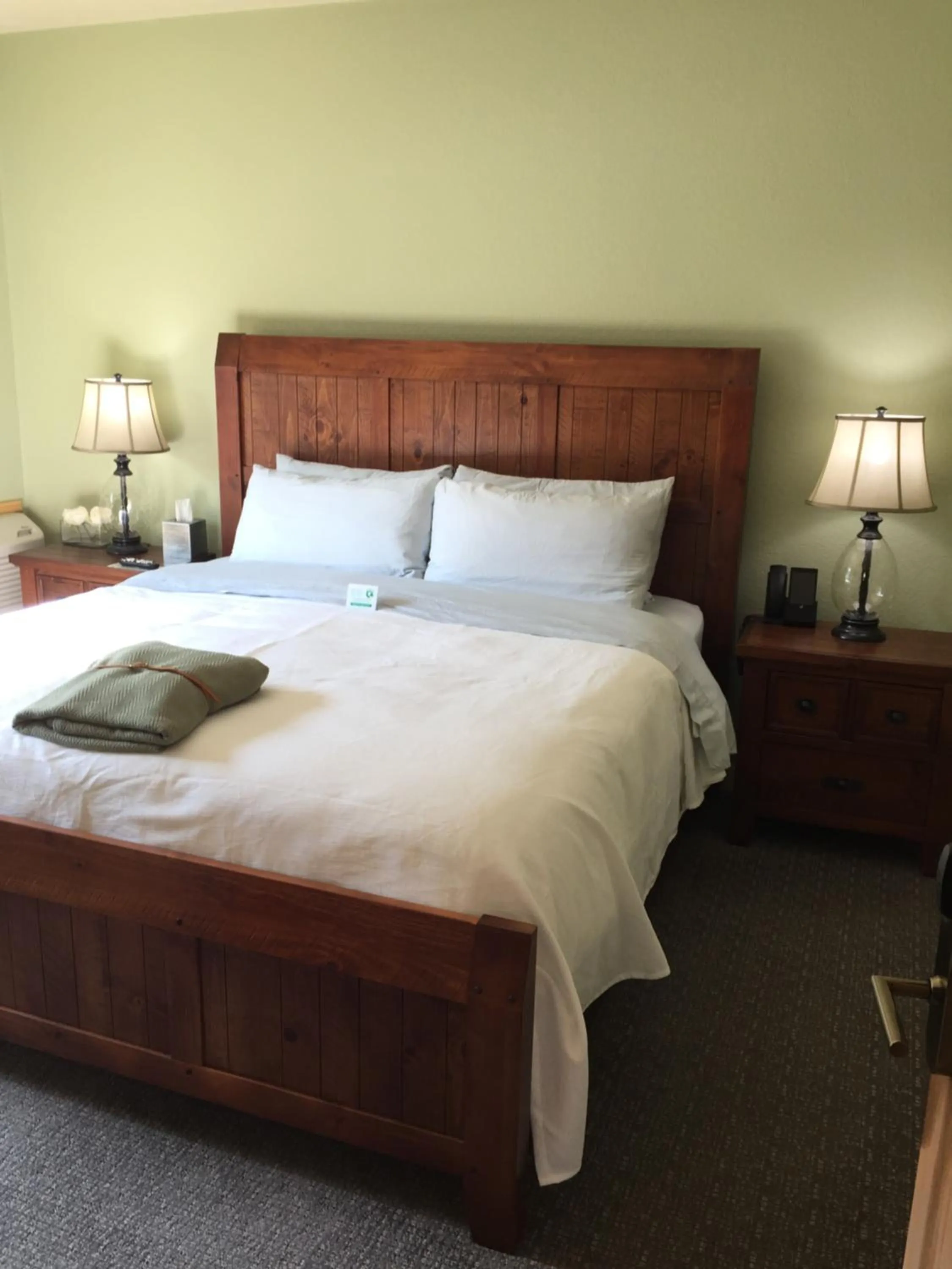 King Room with Balcony in Roam Inn