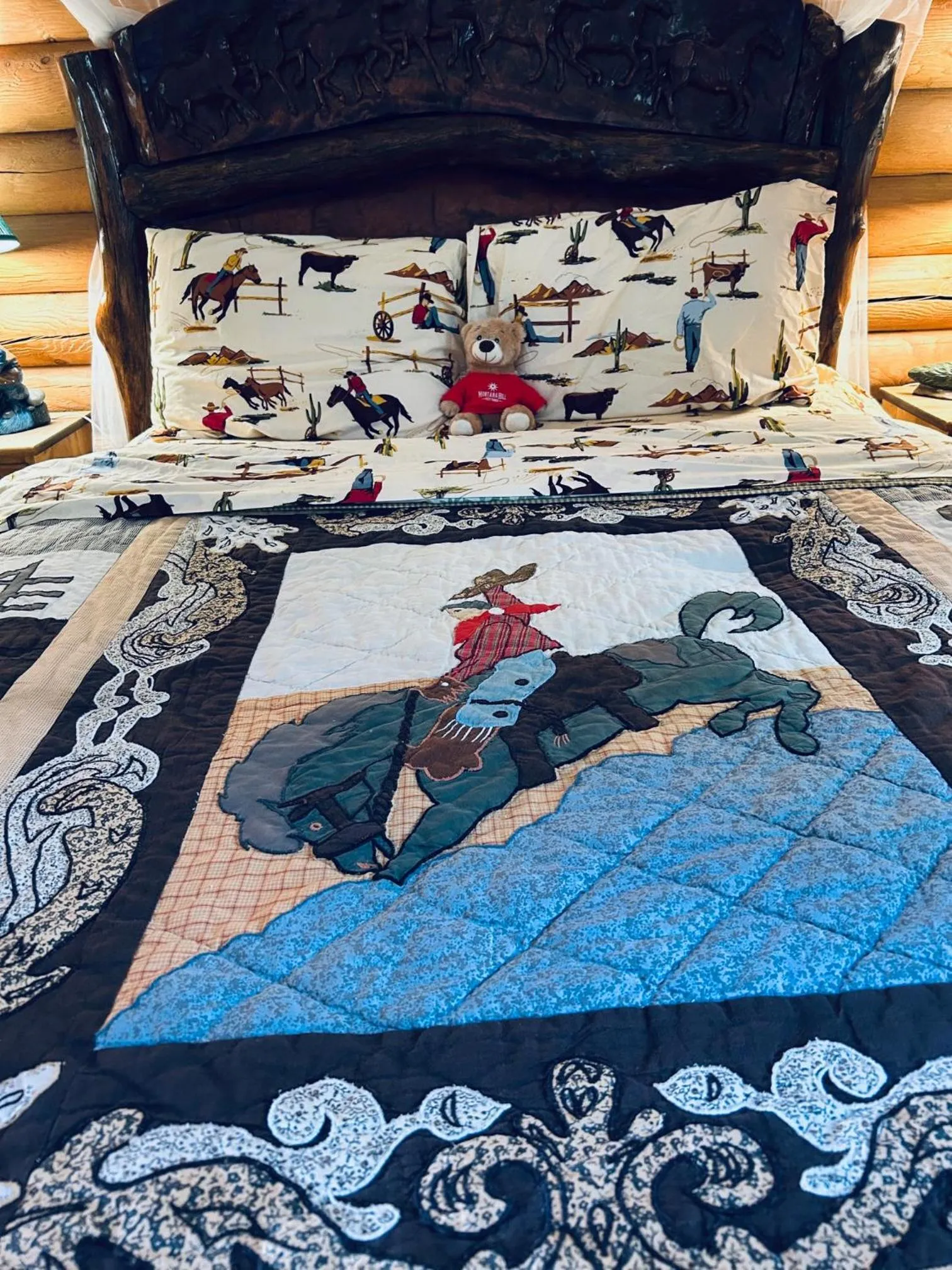 Bed in Montana Hill Guest Ranch