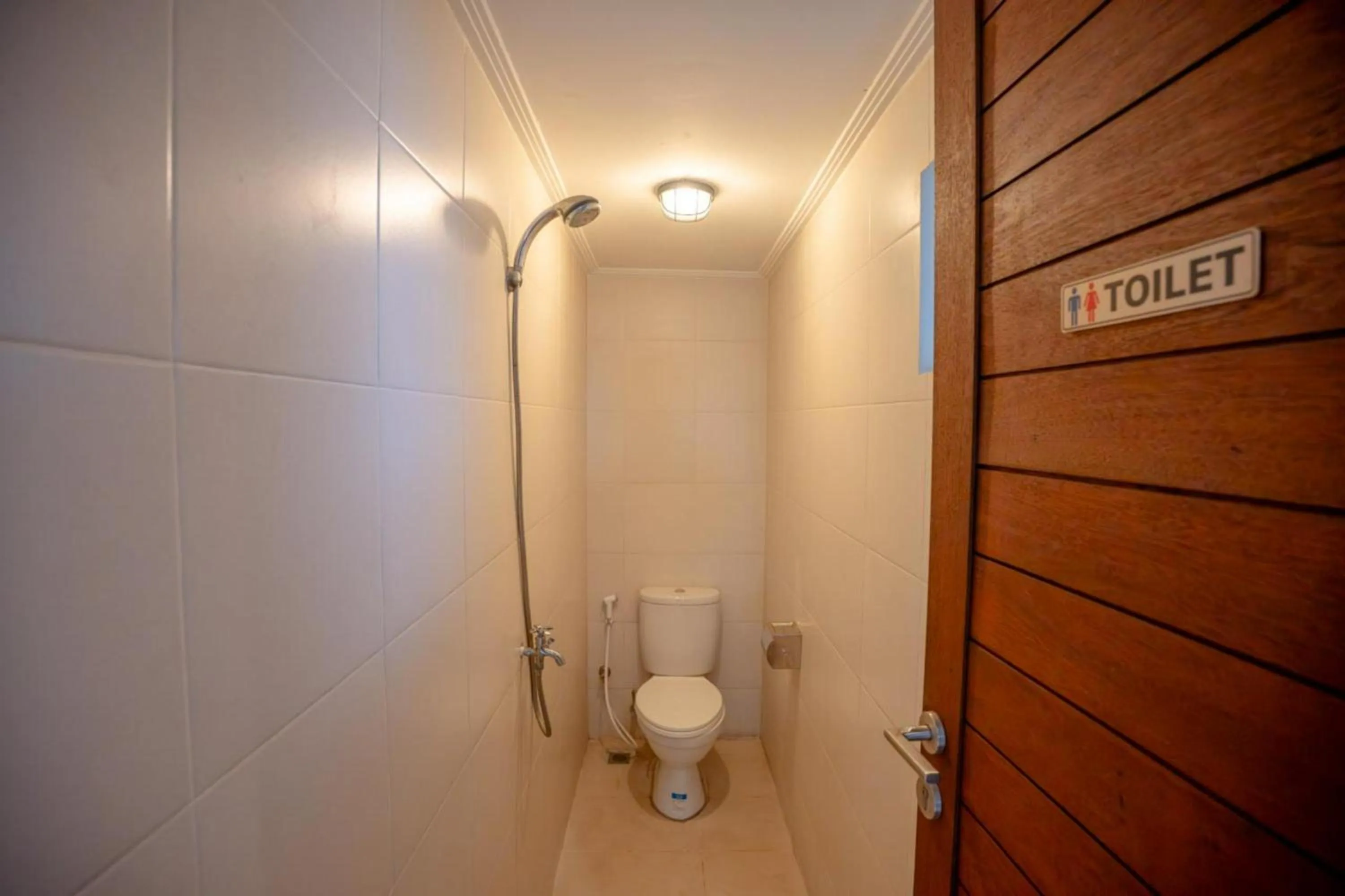 Shower in Sakura Guest House