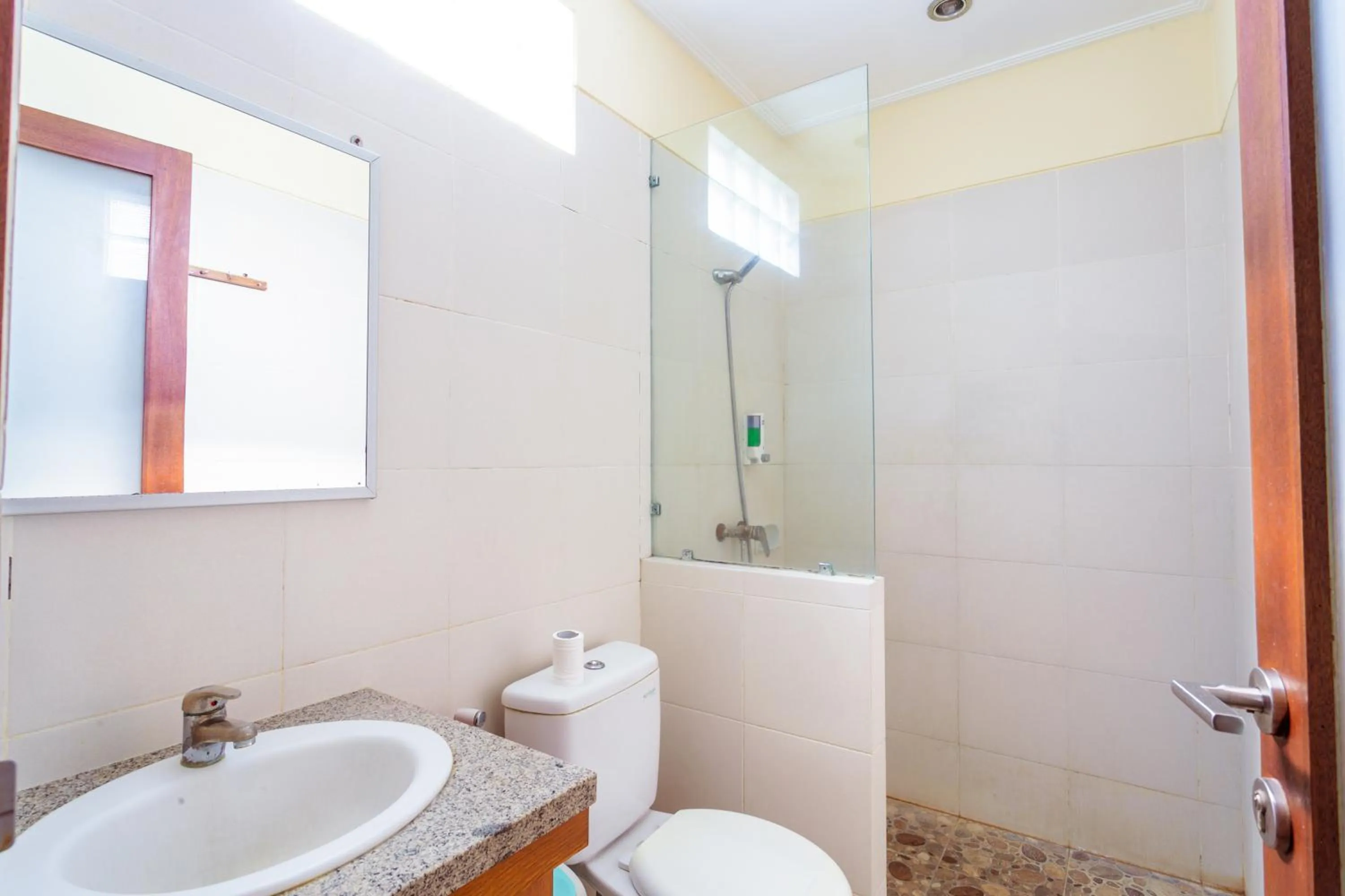 Bathroom in Sakura Guest House