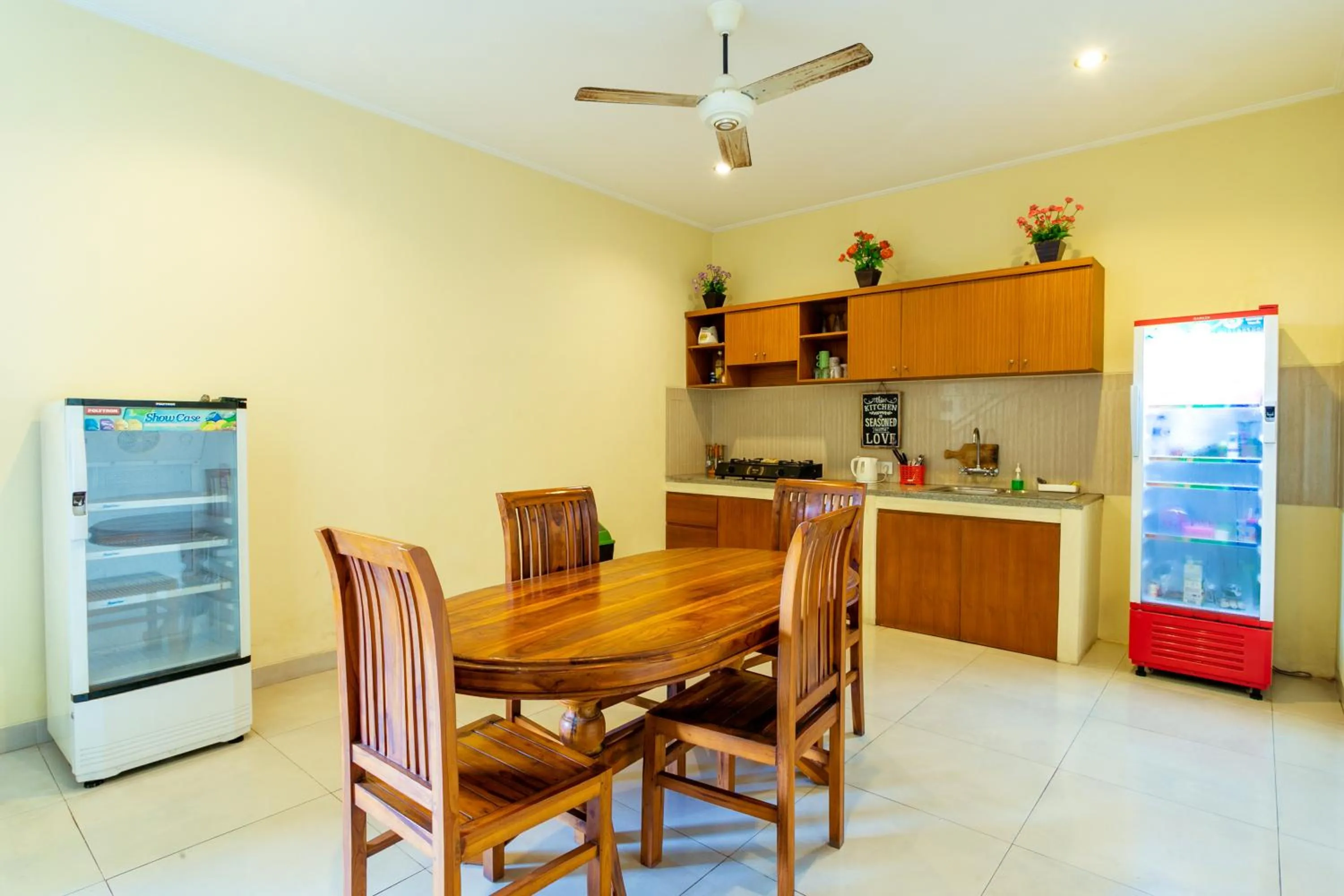 Kitchen or kitchenette in Sakura Guest House