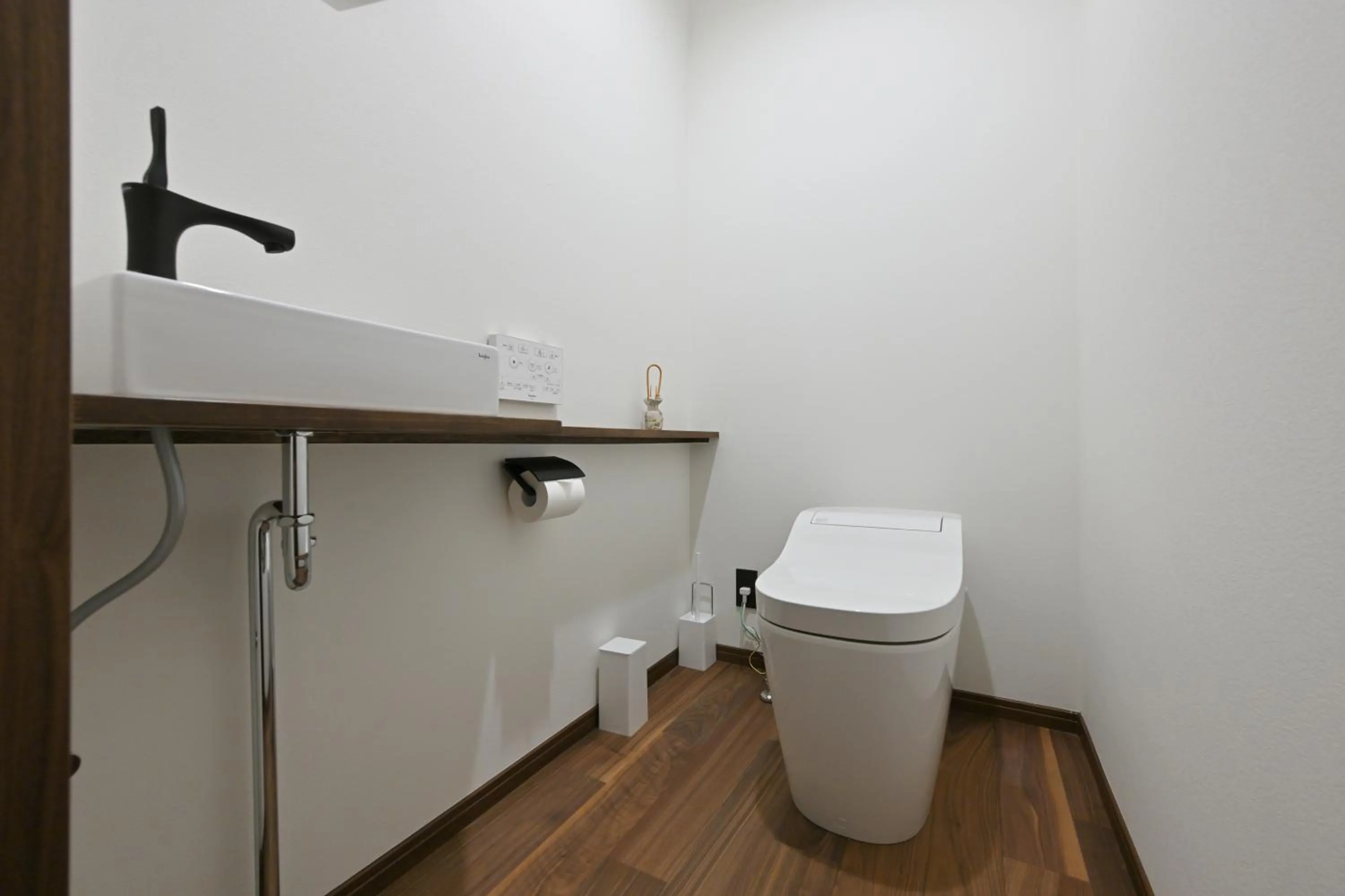 Toilet in Takeya Gojo