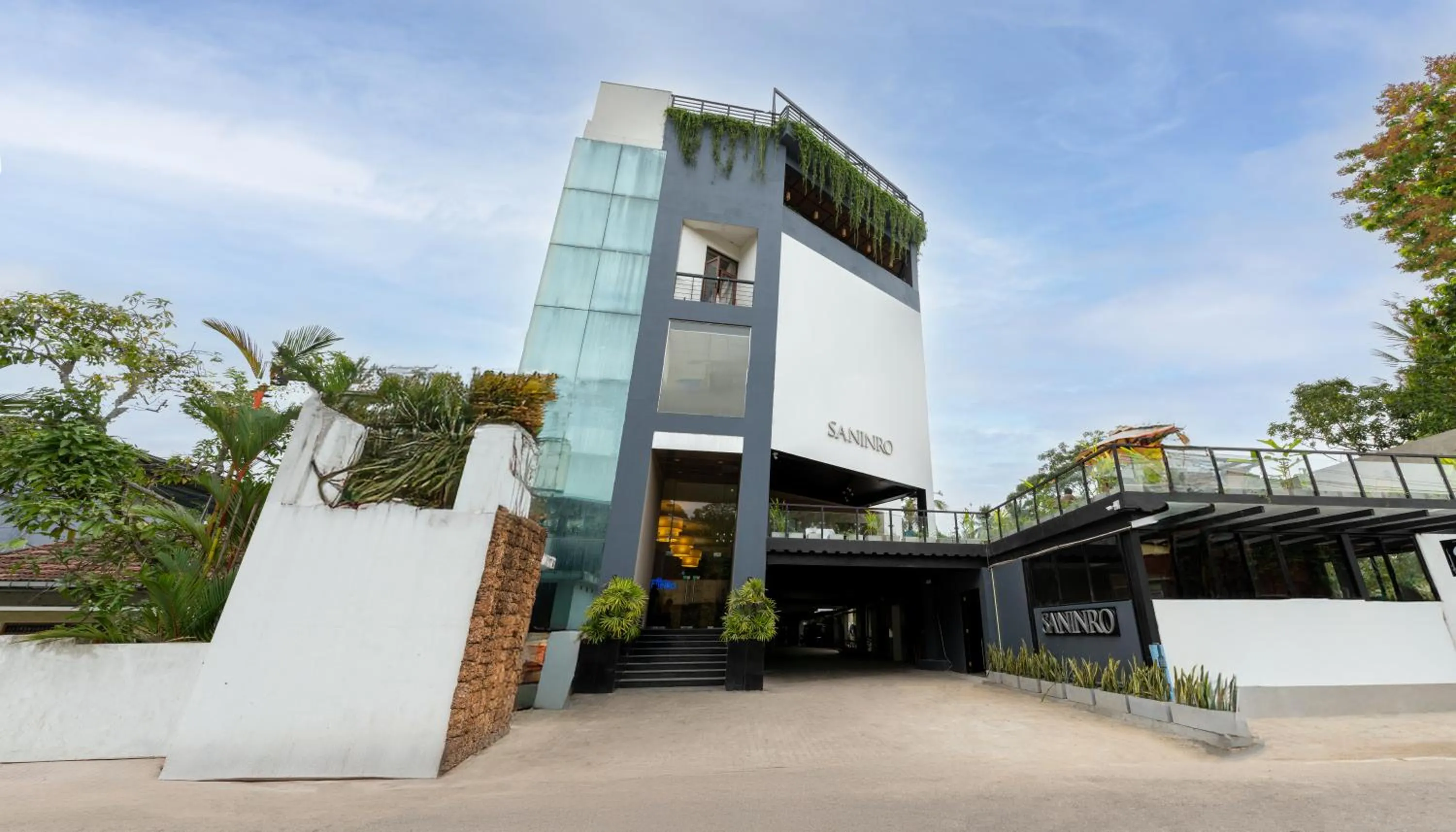 Property building in Saninro Hotel - Ragama