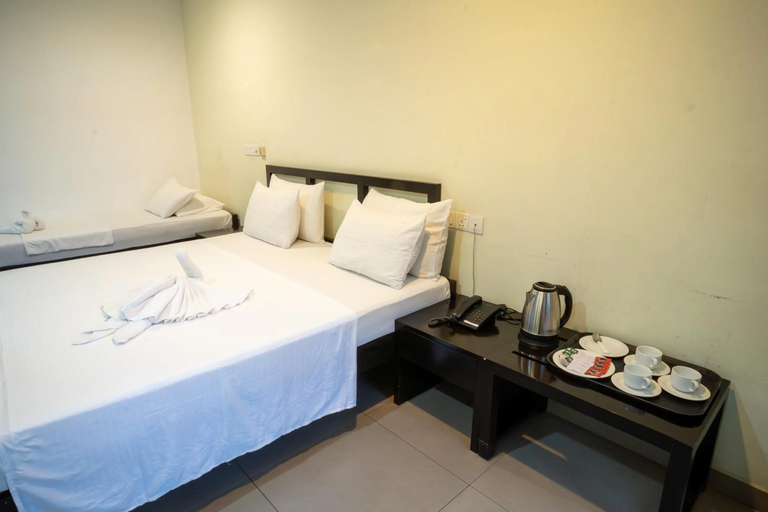 Photo of the whole room, Bed in Saninro Hotel - Ragama