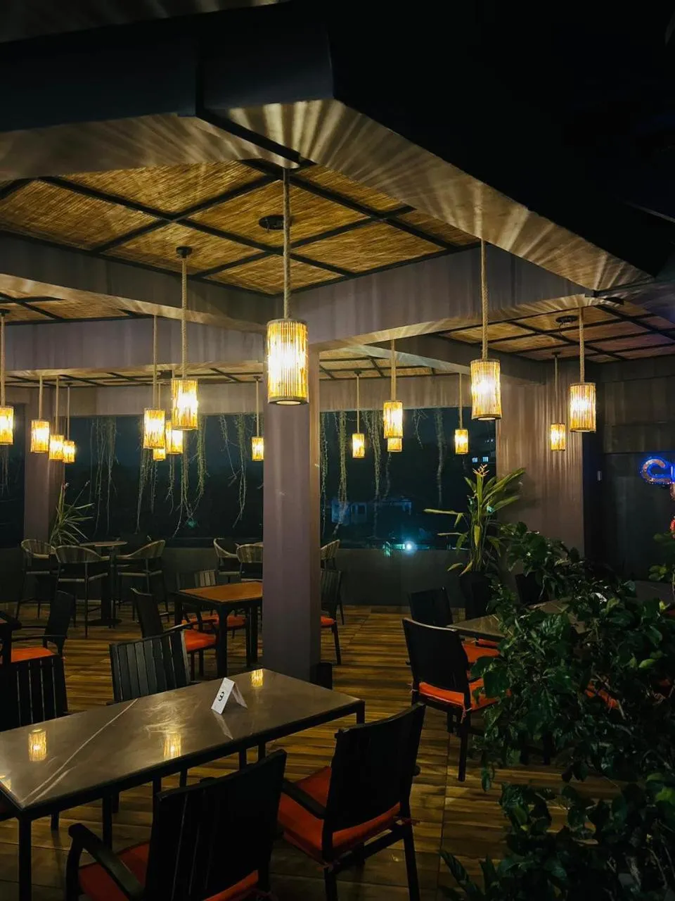 Restaurant/places to eat in Saninro Hotel - Ragama
