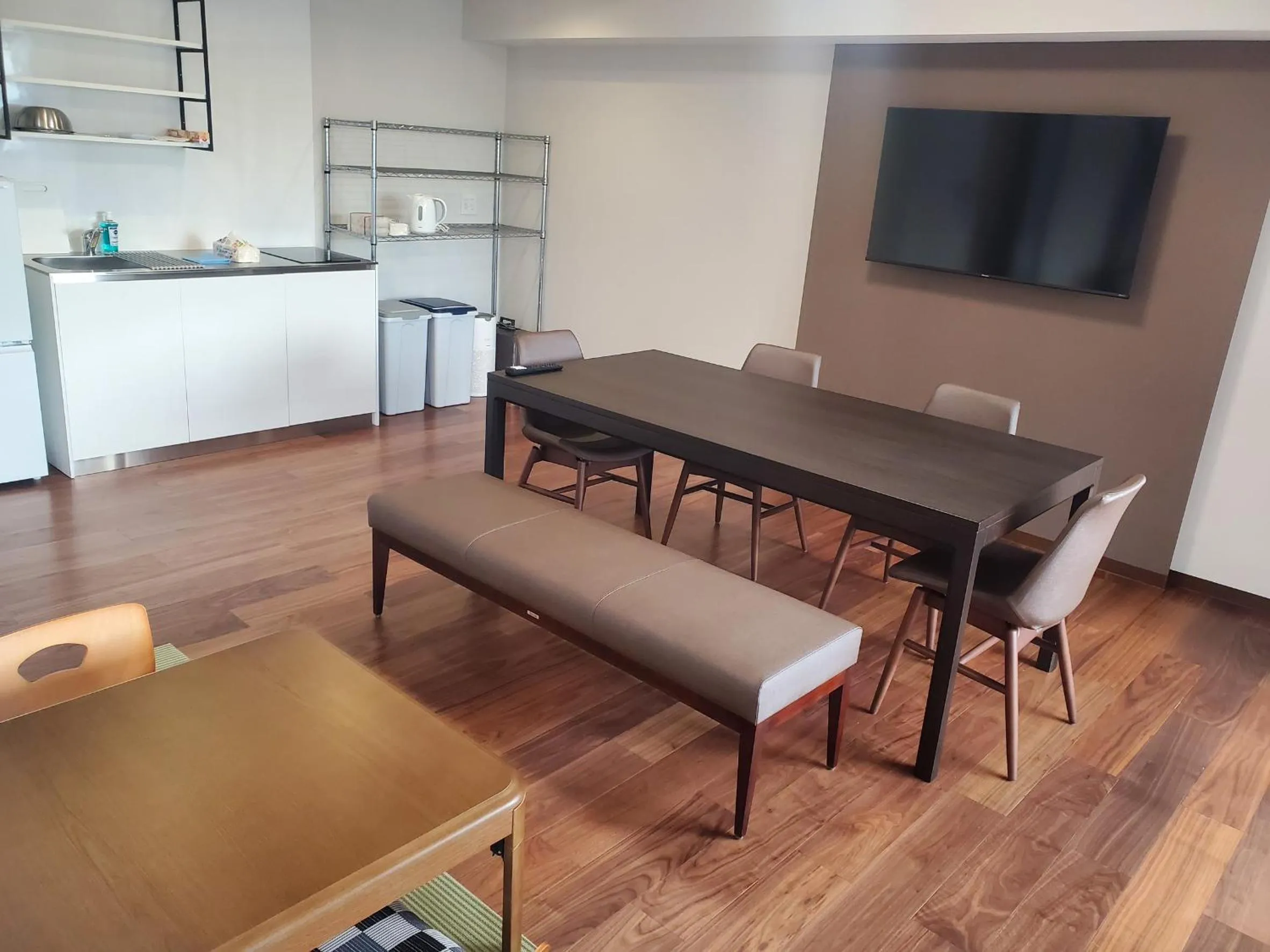 Dining area in City Pension Zem