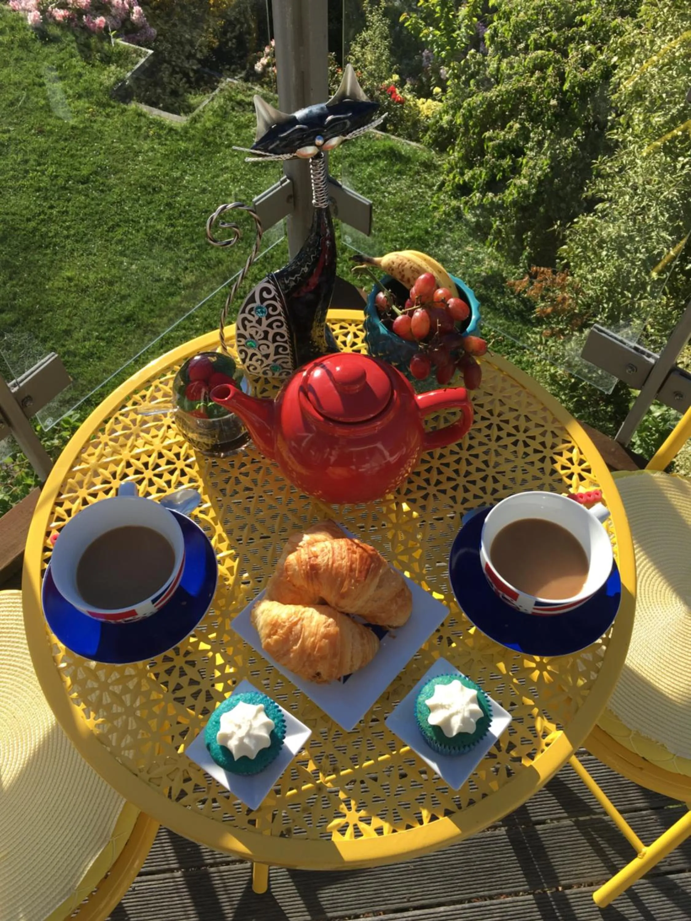 Dining area in Breakfast at Tiffanys