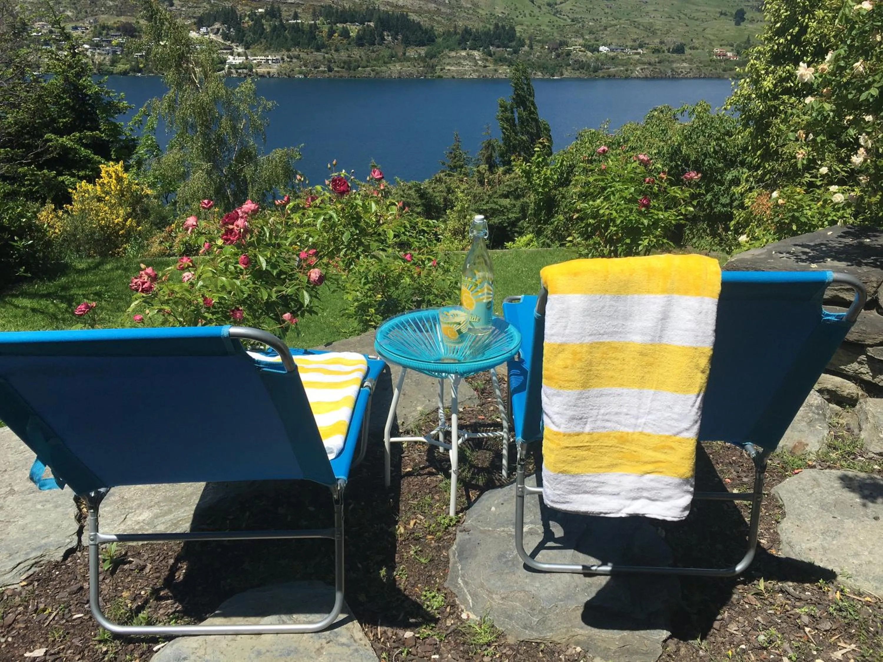 Garden view in Breakfast at Tiffanys