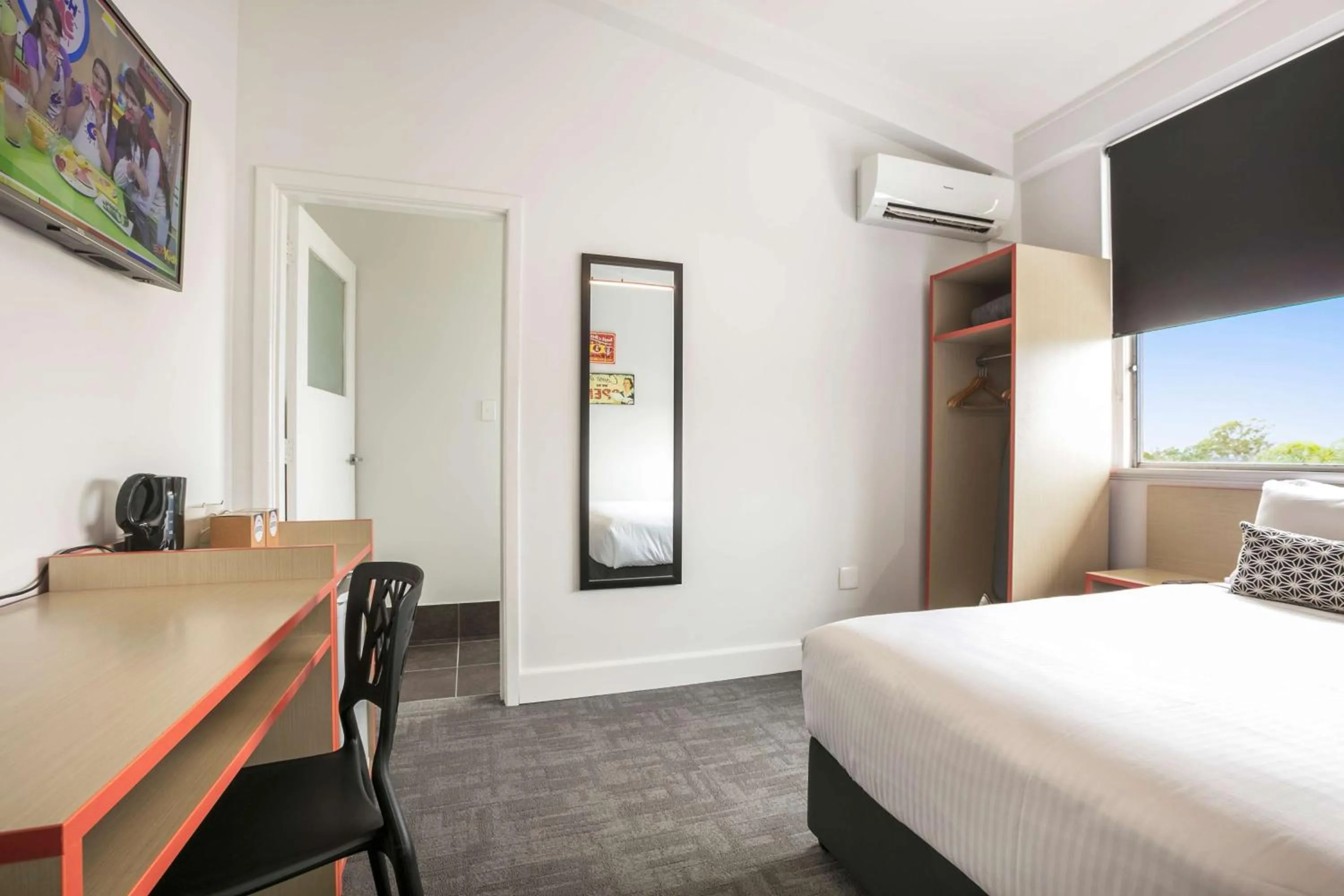 Bedroom, Bed in Nightcap at Camp Hill Hotel