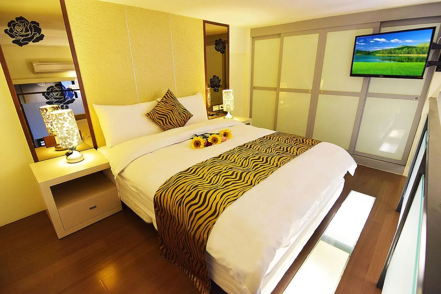 Bed in No. 21 Jiaoxi Hot Spring Homestay