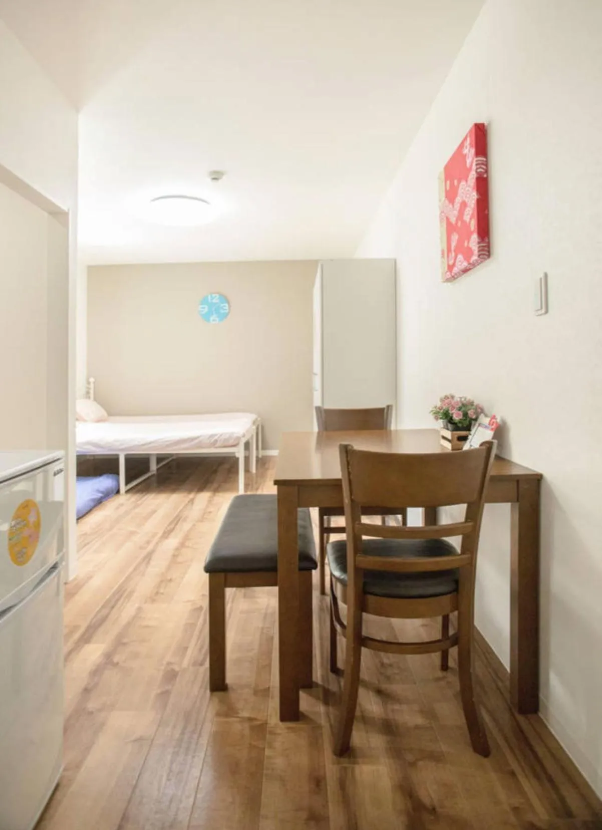 Photo of the whole room, Bed in Osaka Tsuruhashitei Hotel Asahi group 大阪鶴橋亭ホテル