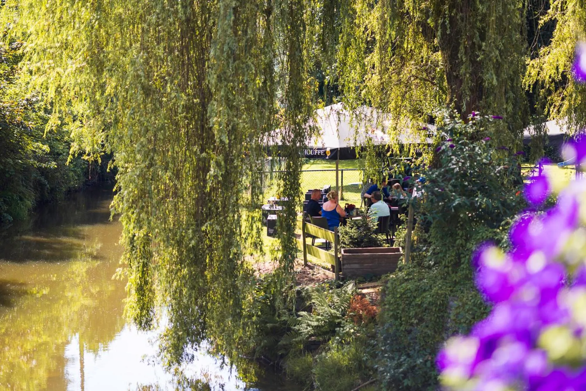 Restaurant/places to eat in Hotel du Commerce