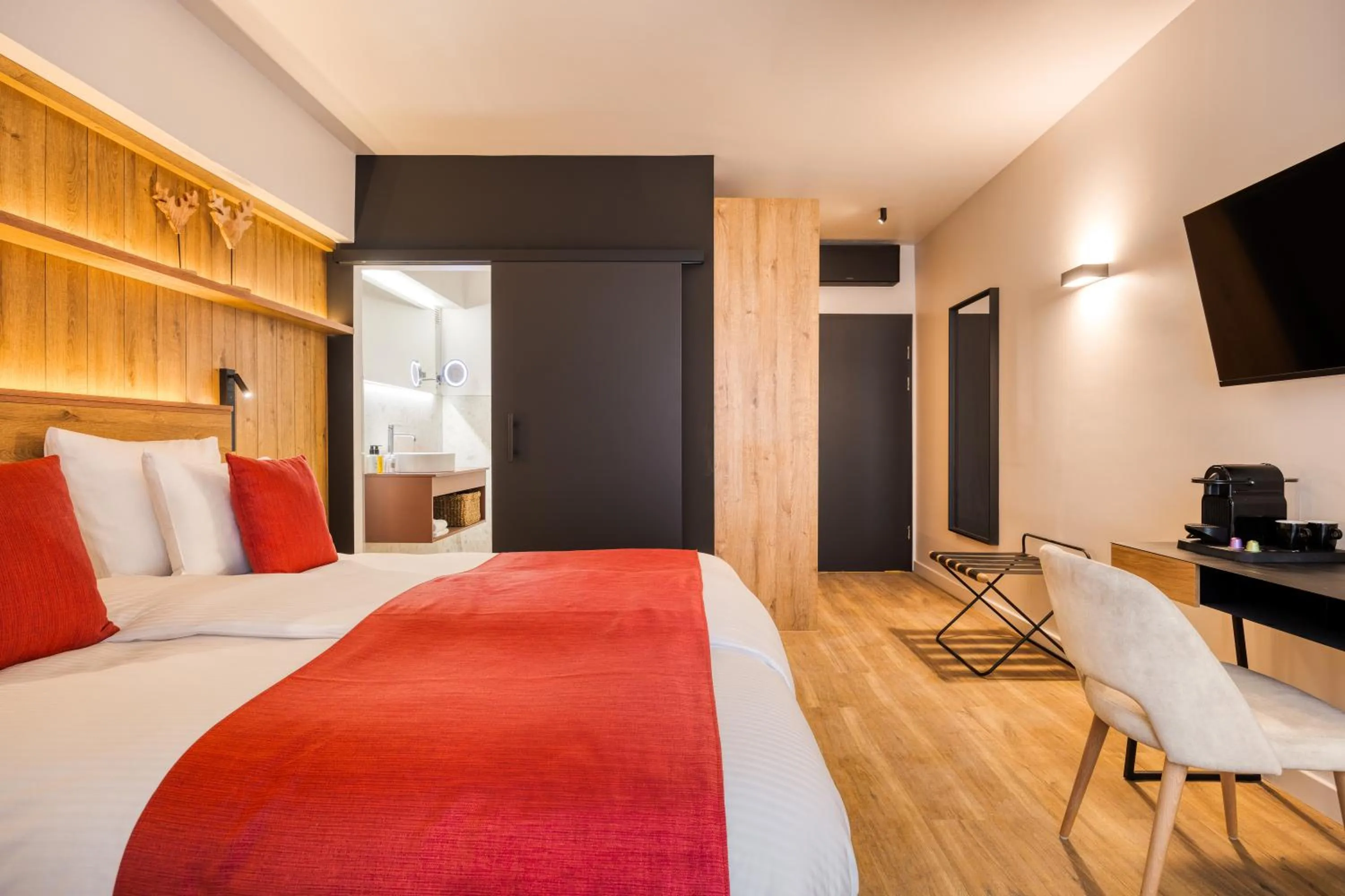 Bed in Hotel du Commerce