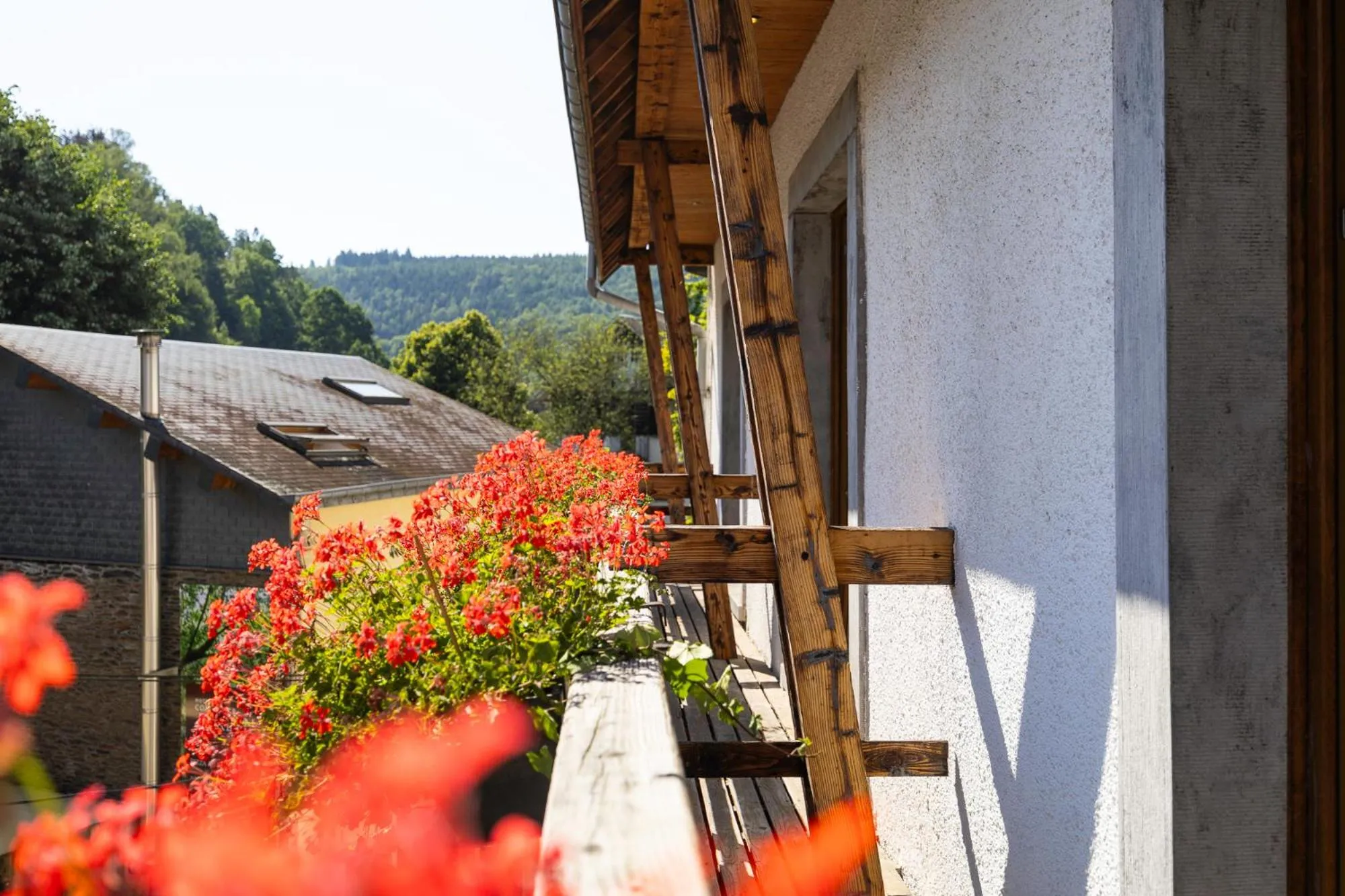 Property building in Hotel du Commerce