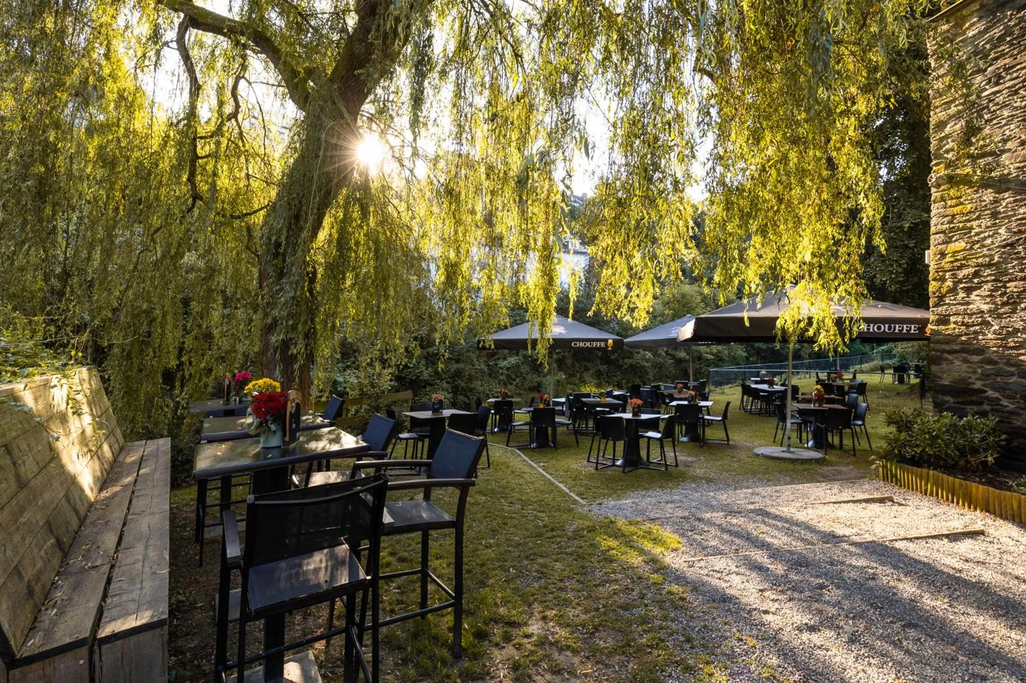 Restaurant/places to eat in Hotel du Commerce