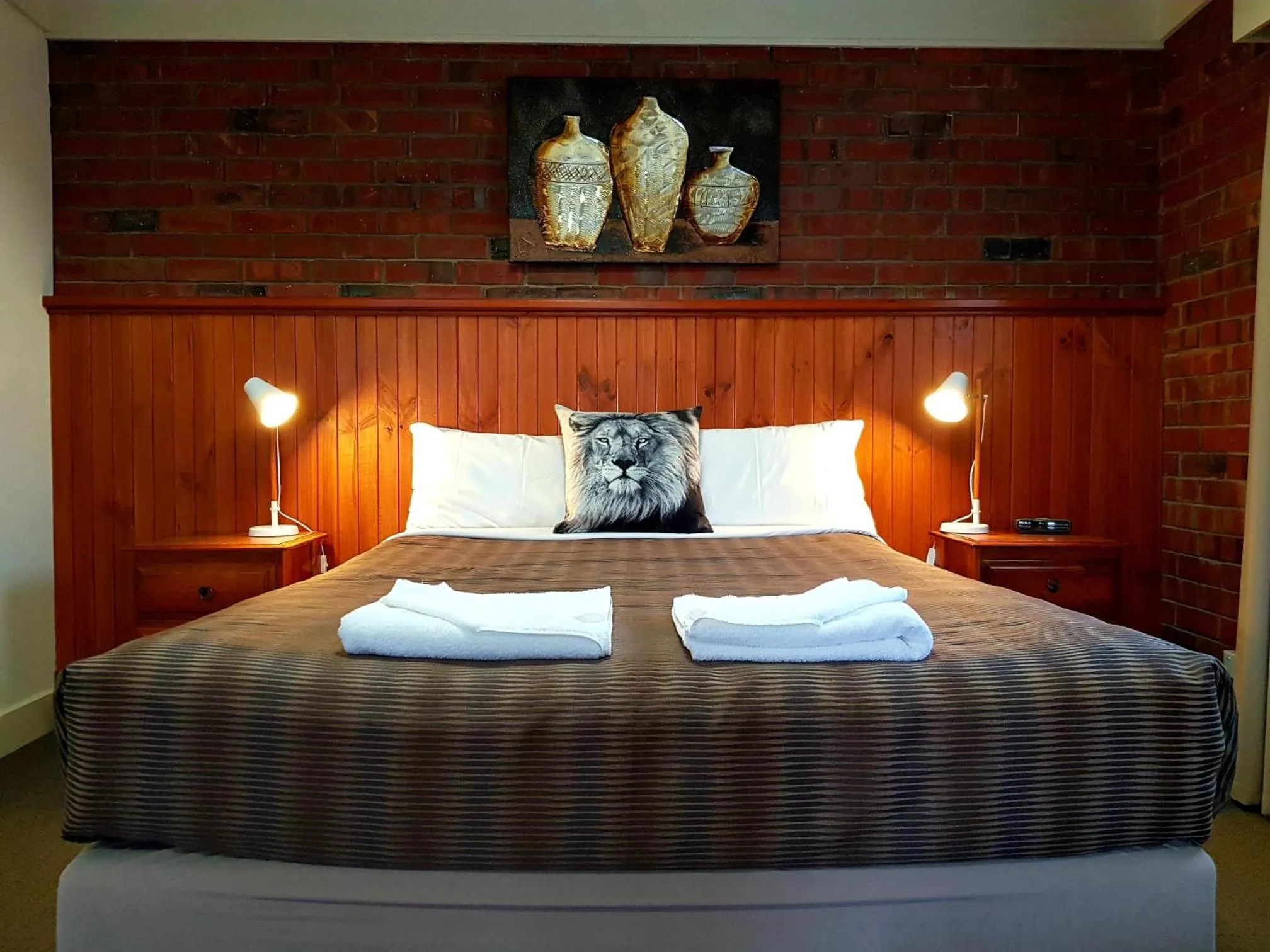 Decorative detail, Bed in Central Motel Mildura