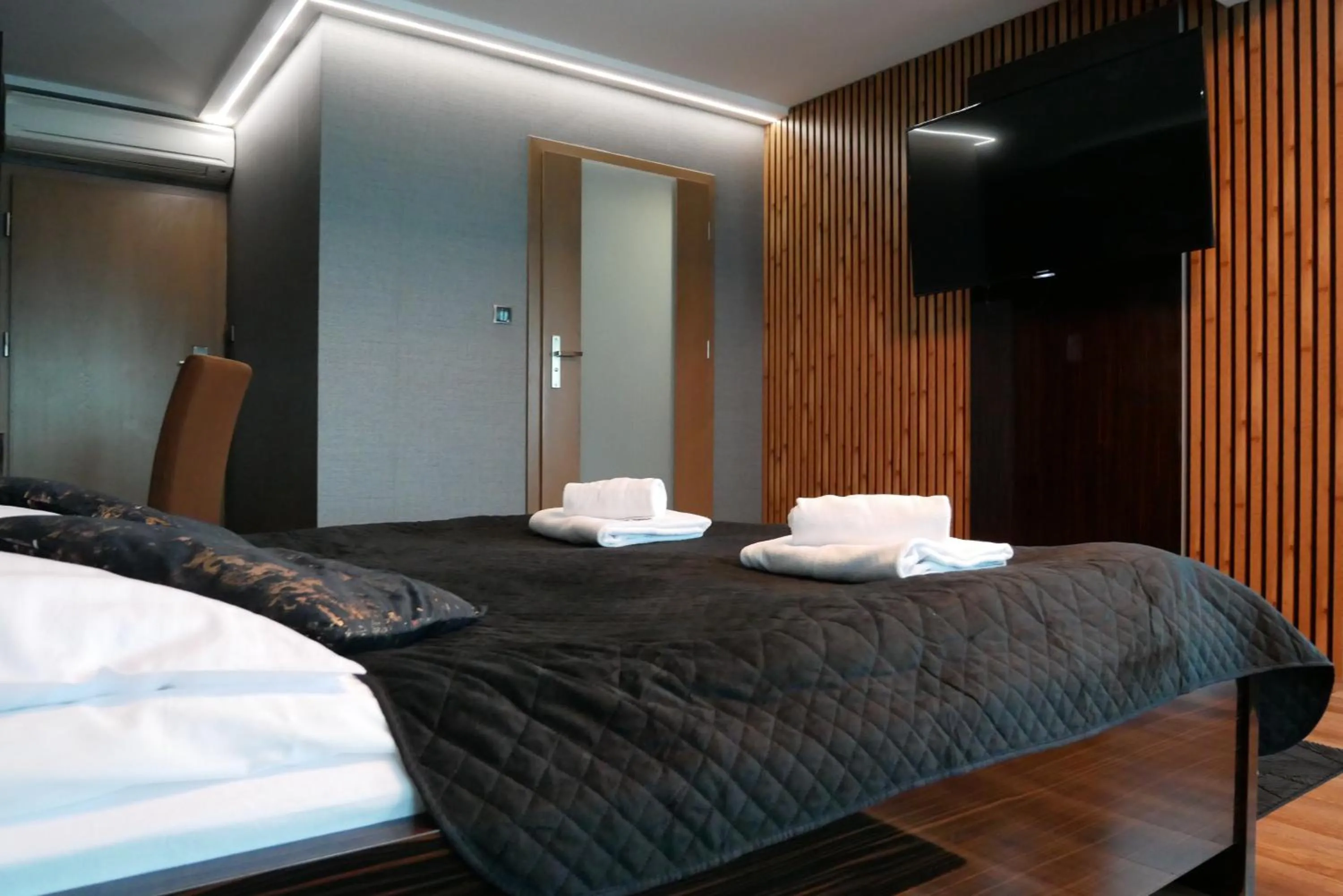 Photo of the whole room, Bed in Hotel Oskar Business & Spa