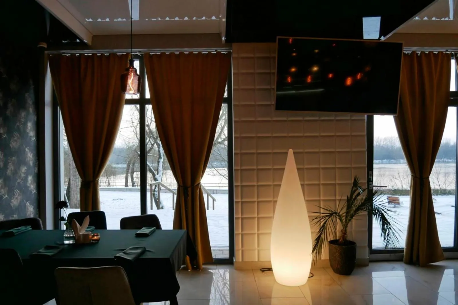 Restaurant/places to eat in Hotel Oskar Business & Spa