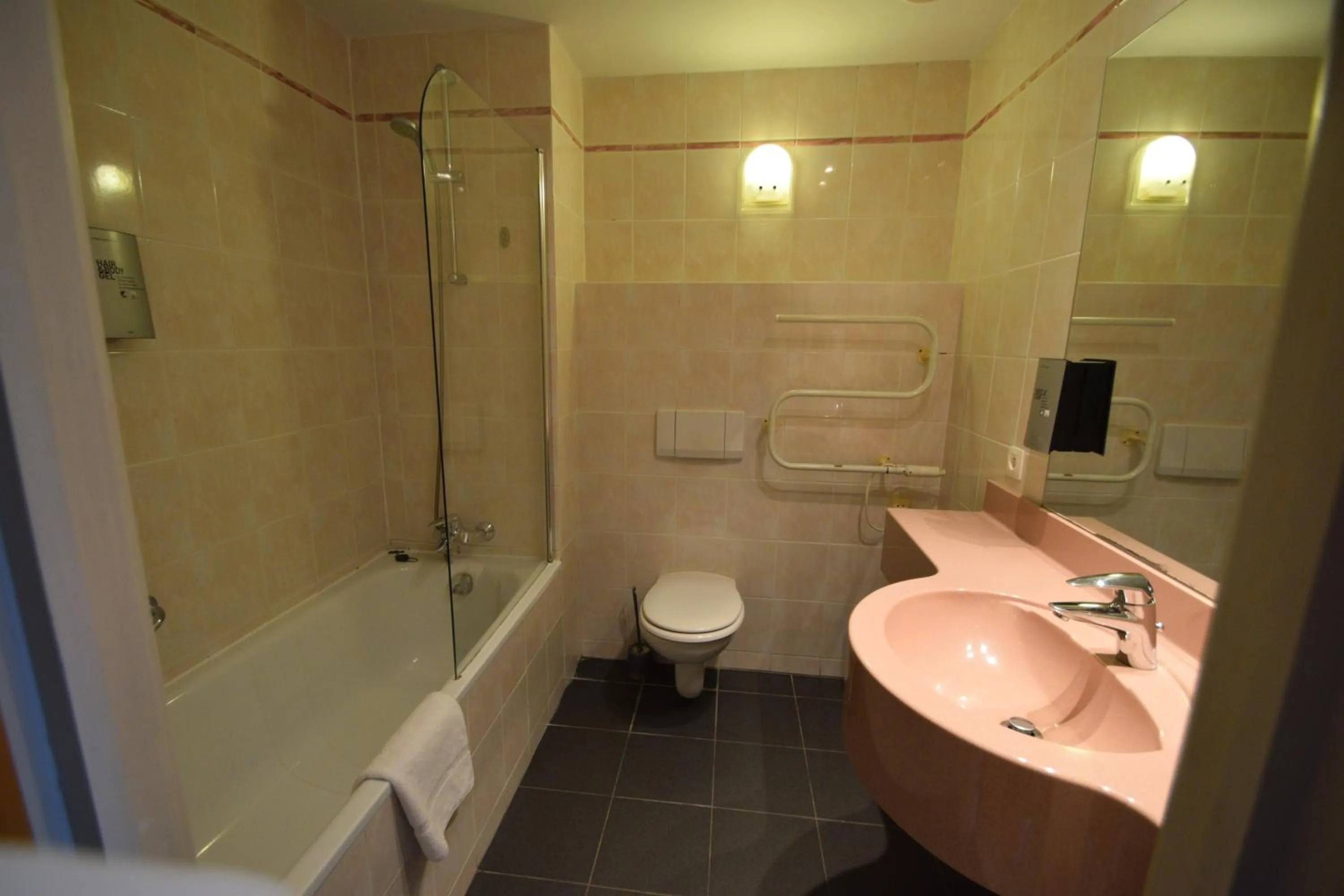 Bathroom in Sleep & Go Brussels Expo Hotel
