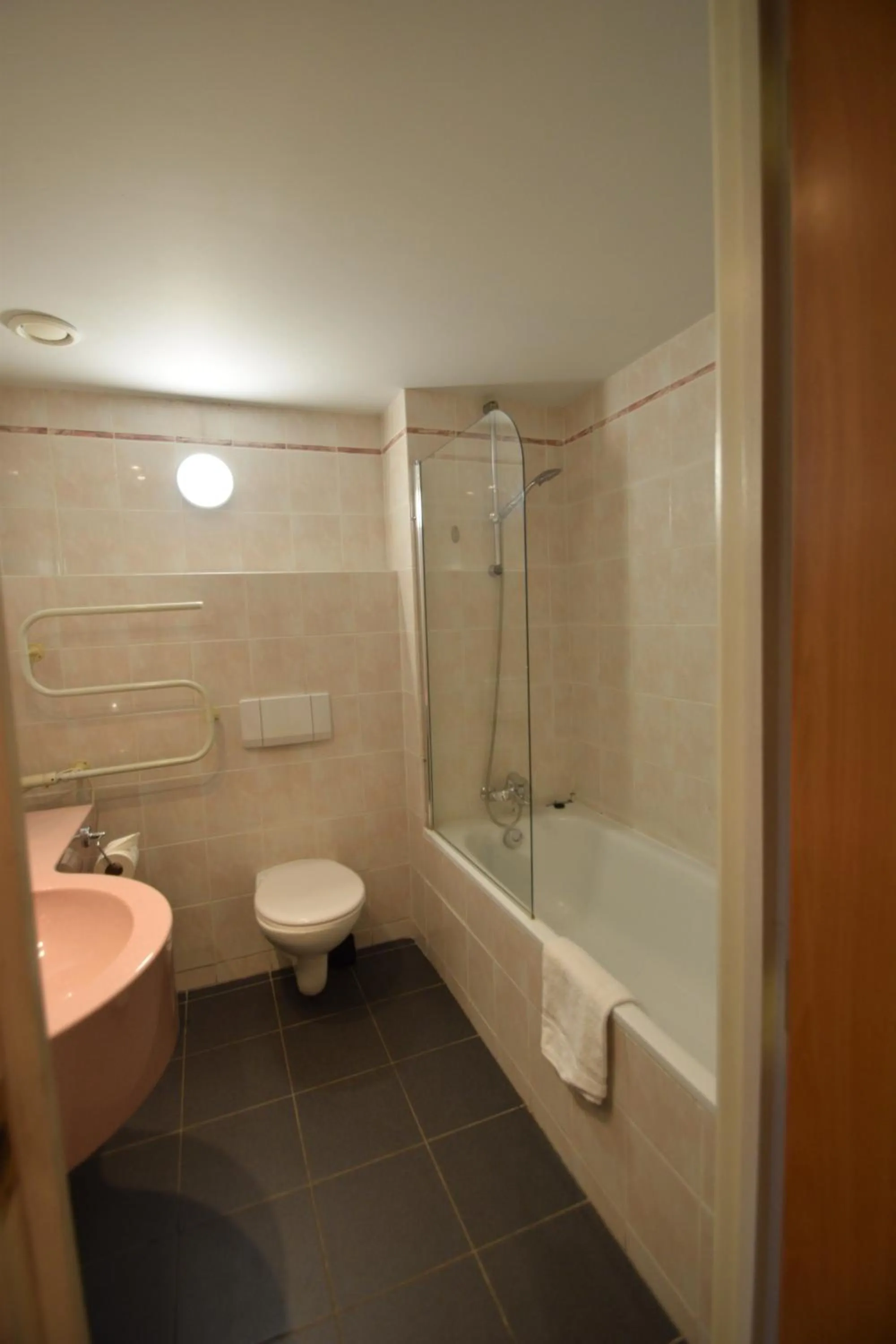 Bathroom in Sleep & Go Brussels Expo Hotel