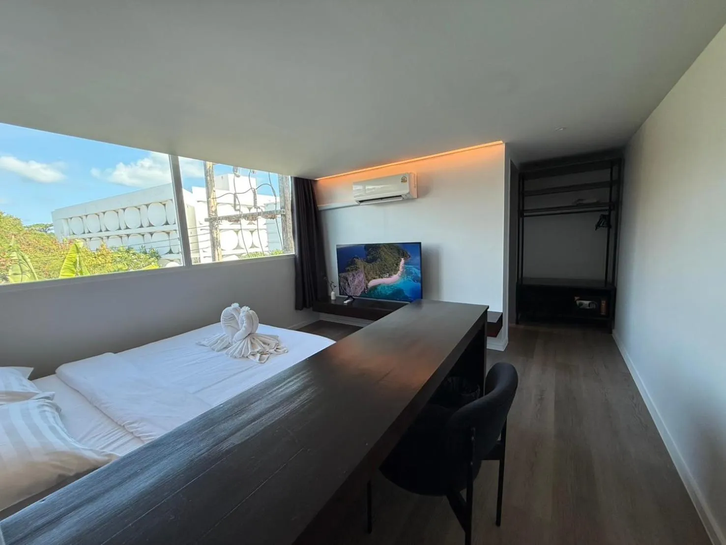 Photo of the whole room, Bed in P168 Hostel Samui