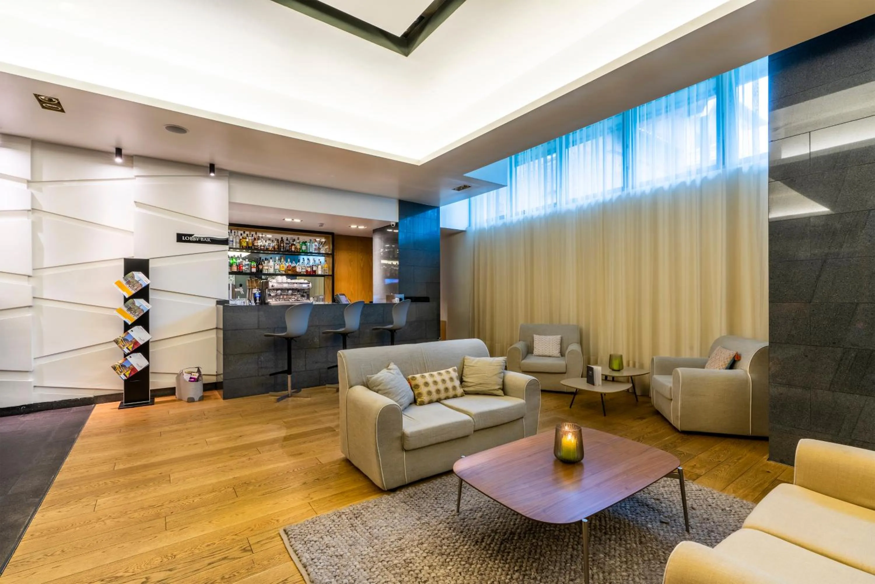 Lounge or bar in HVD Grand Hotel Suhl Business & Leisure