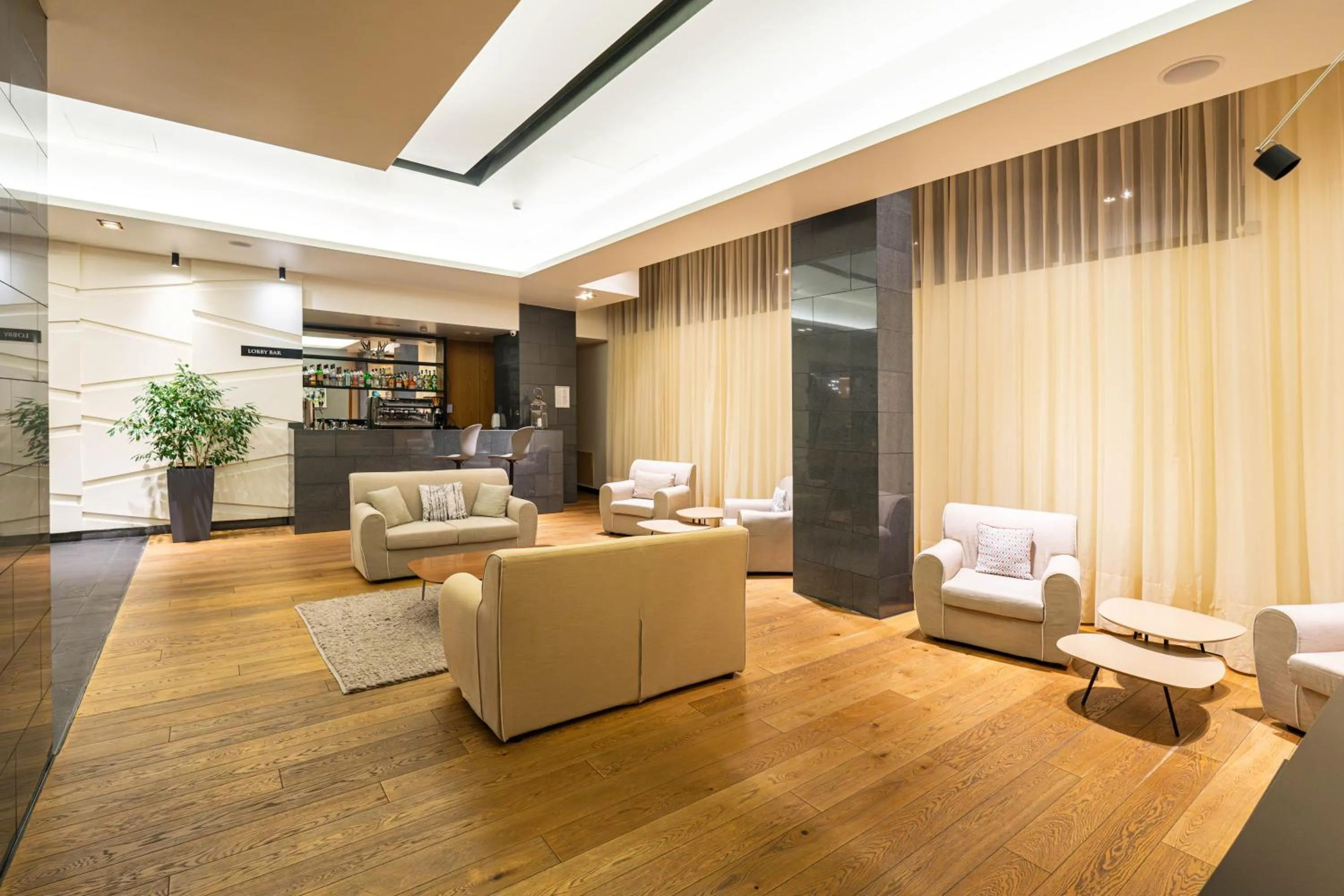 Lobby or reception in HVD Grand Hotel Suhl Business & Leisure