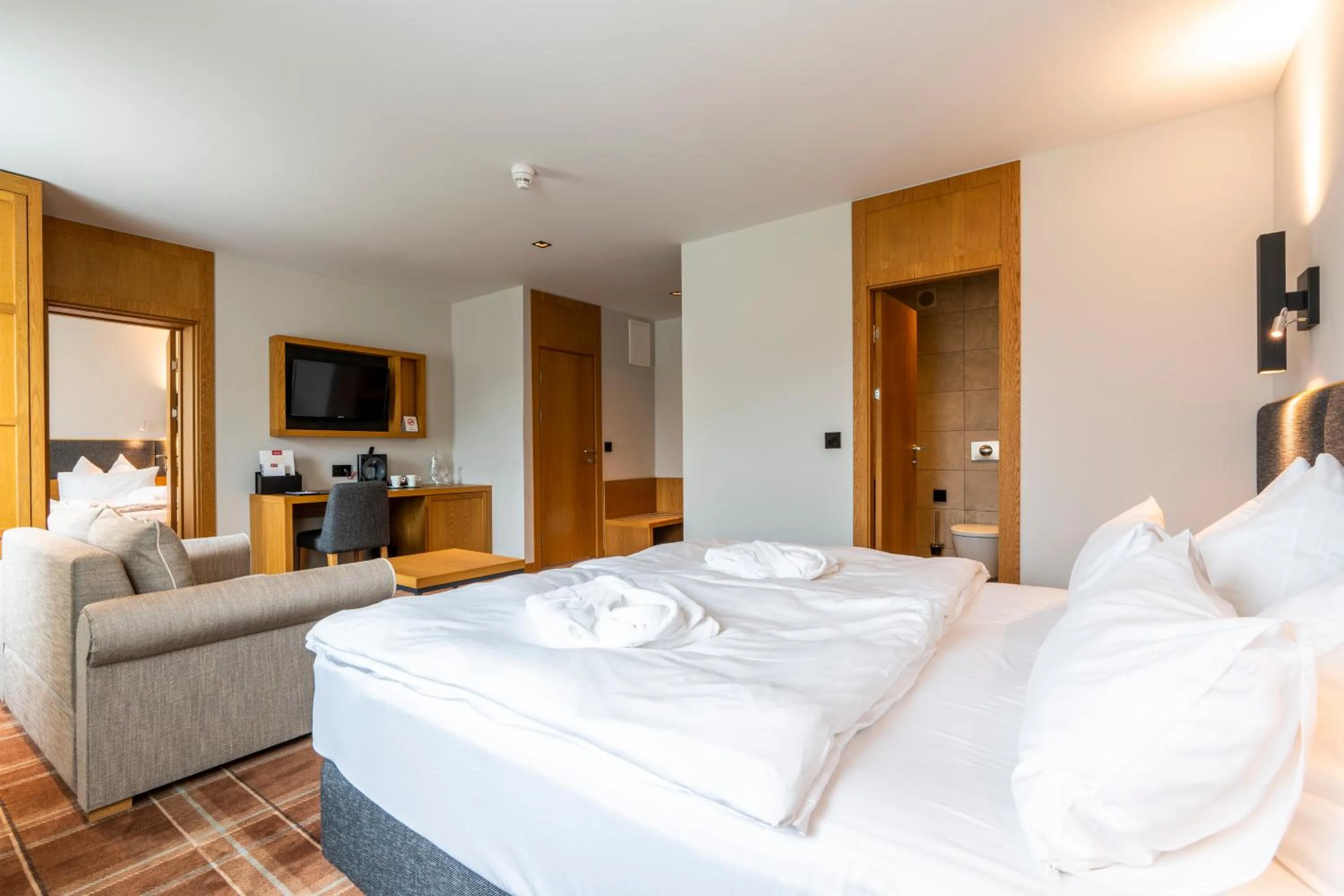 Photo of the whole room, Bed in HVD Grand Hotel Suhl Business & Leisure