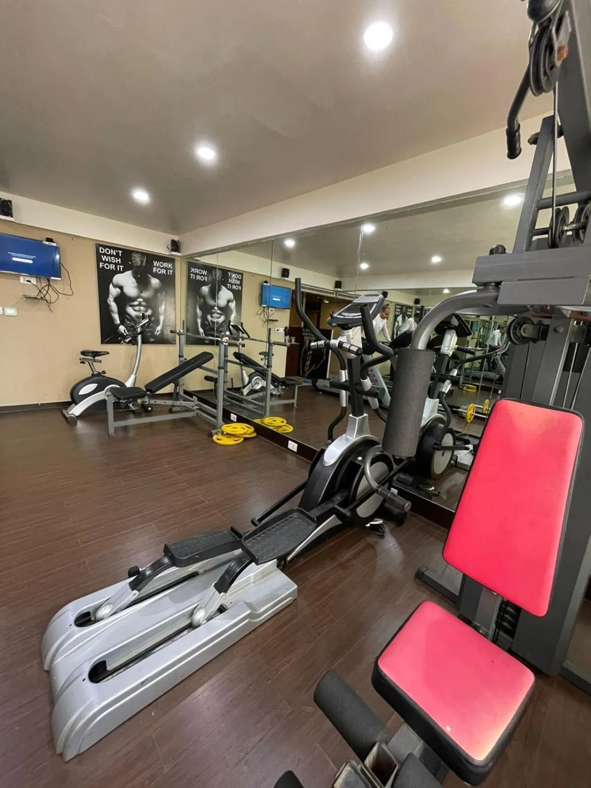 Fitness centre/facilities in Paradigm Sarovar Portico