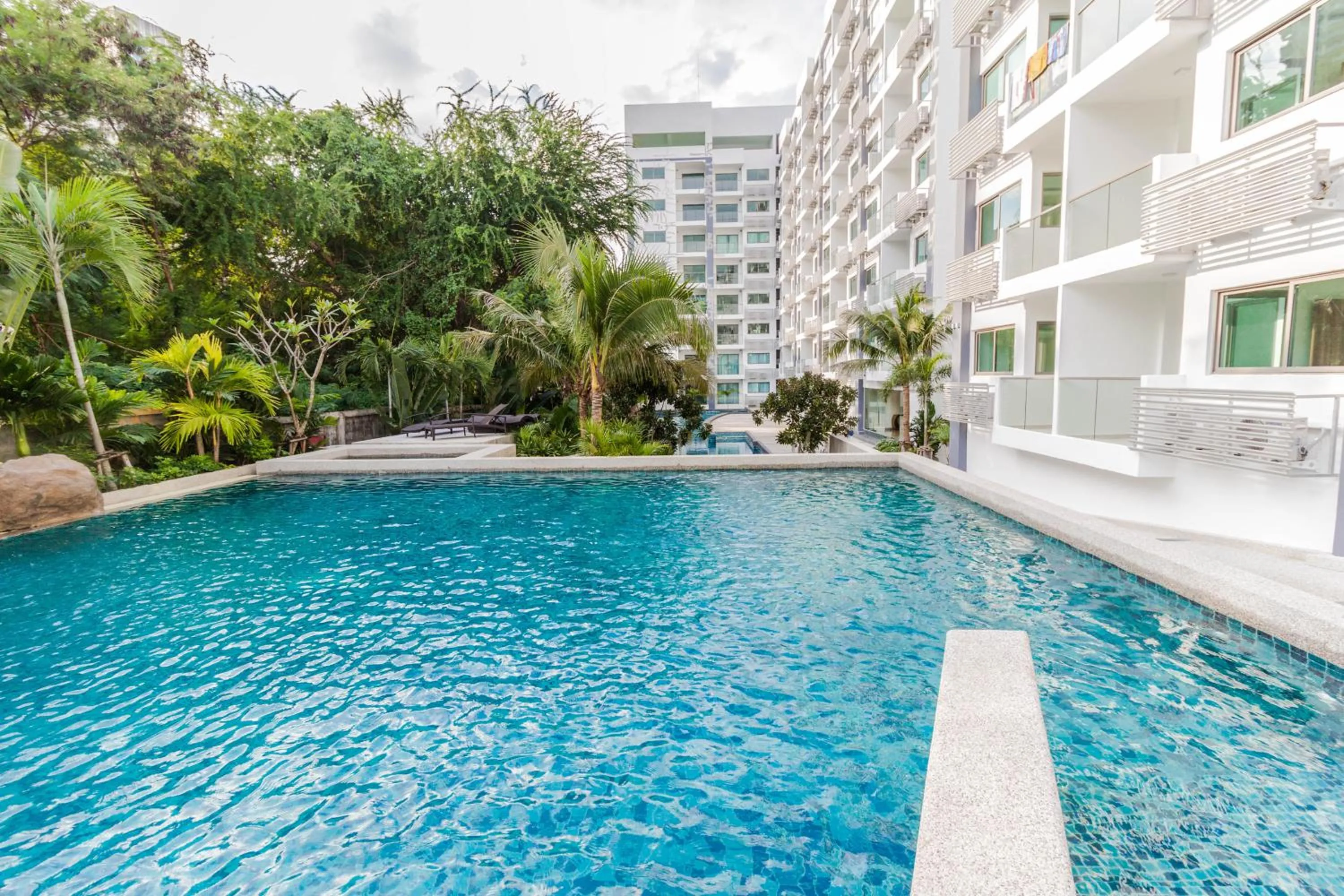 Swimming pool in Club Royal Wongamat by Pattaya Sunny Rentals