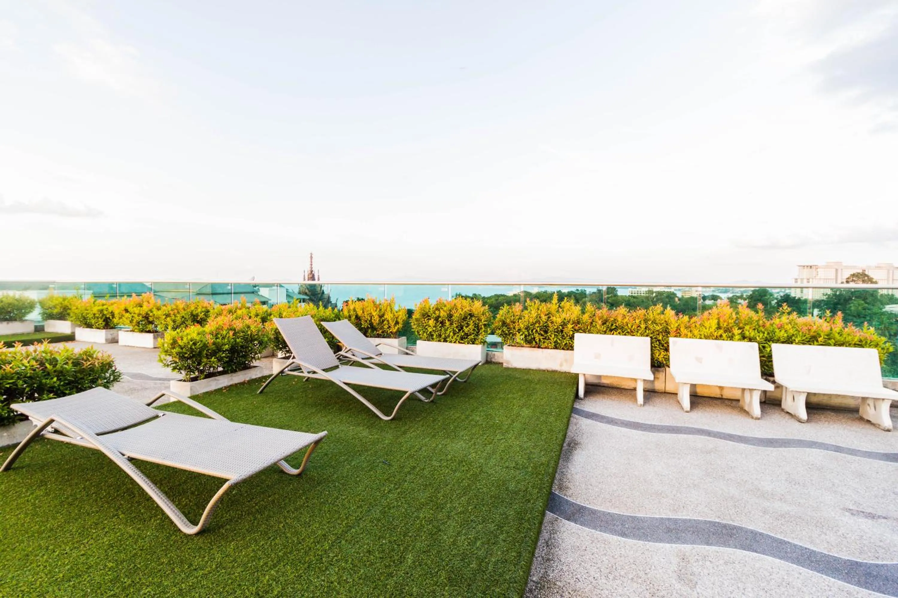 Garden in Club Royal Wongamat by Pattaya Sunny Rentals