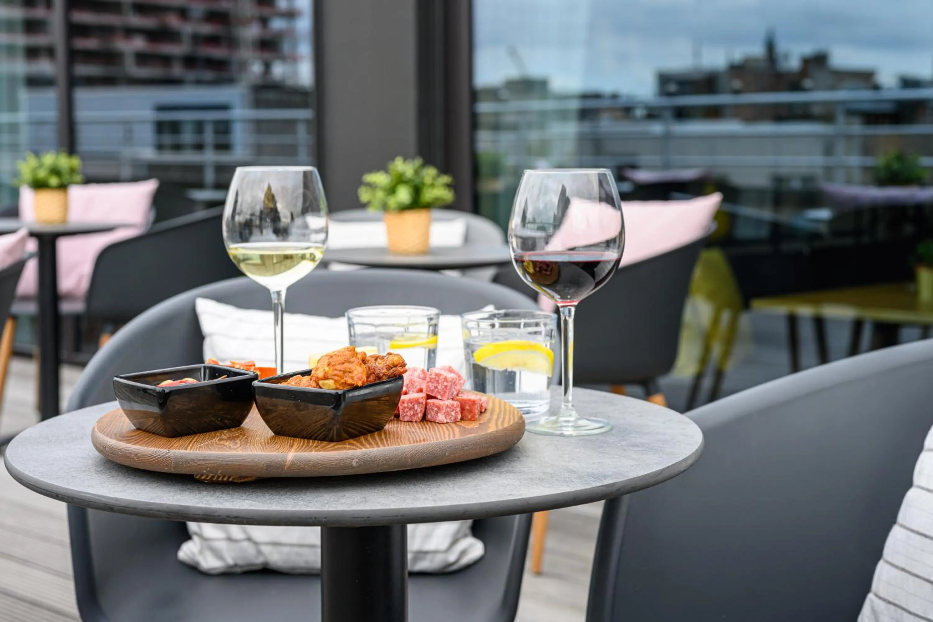 Food and drinks in PREMIER SUITES Antwerp